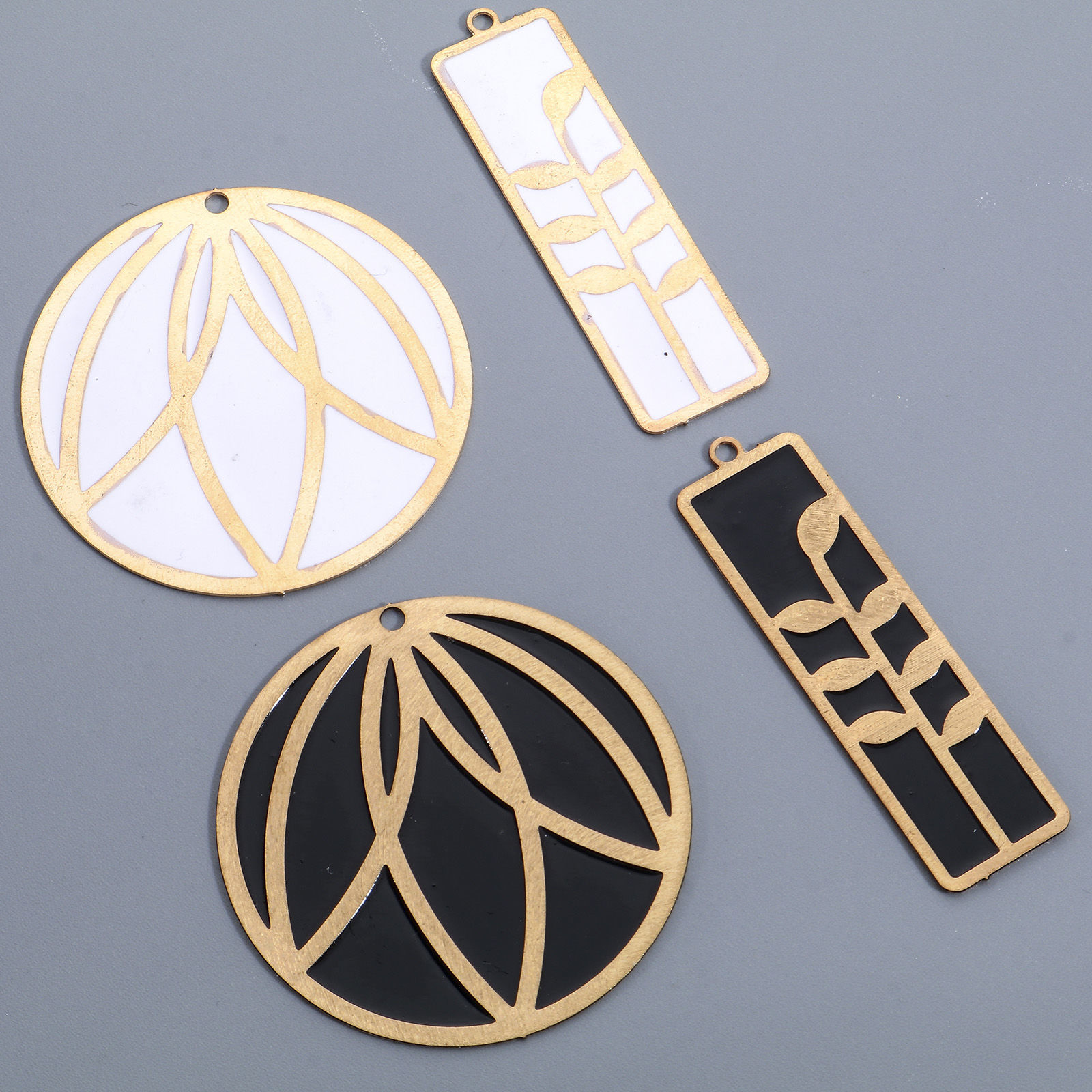 Picture of Iron Based Alloy Pendants Gold Plated Enamel