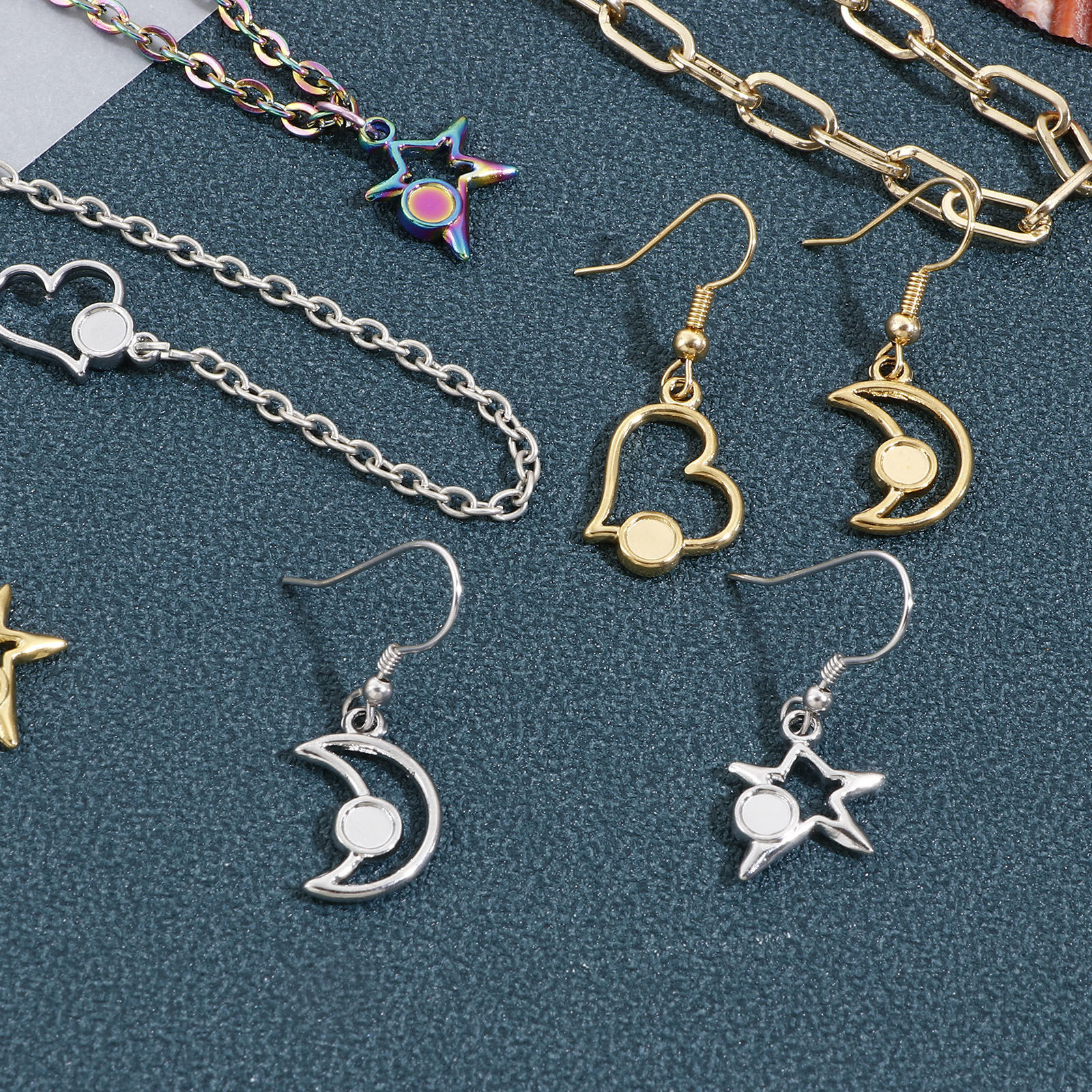Изображение Экологически чистое вакуумное покрытие 304 Нержавеющая Сталь галактика Подвески Луна половина Разноцветный Звезда Основы для Кабошонов (Подходит 4мм ) 3 ШТ
