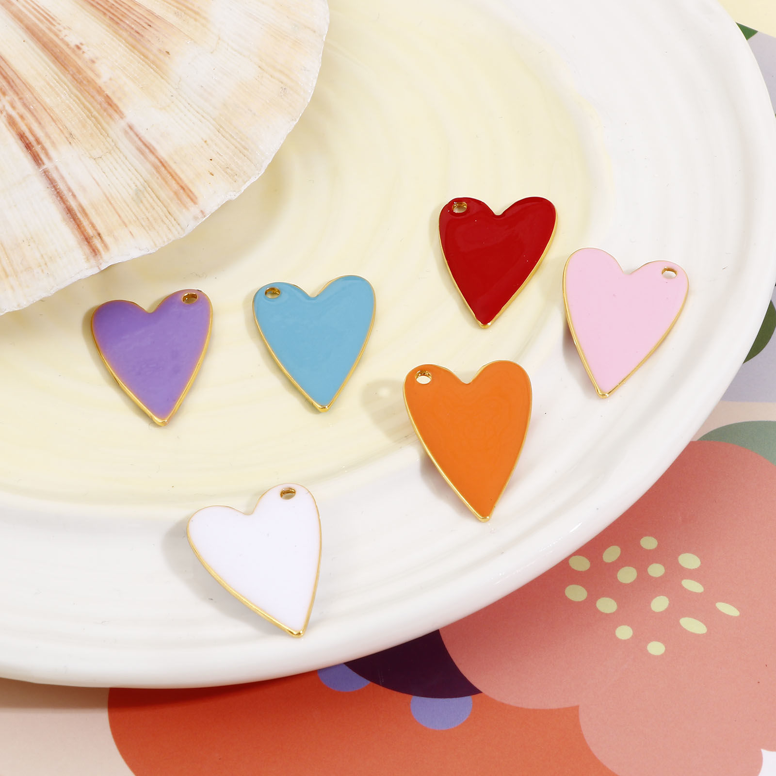 Bild von Zinklegierung Emaillierte Pailletten Charms Vergoldet Bunt Herz Emaille 29mm x 20mm, 10 Stück