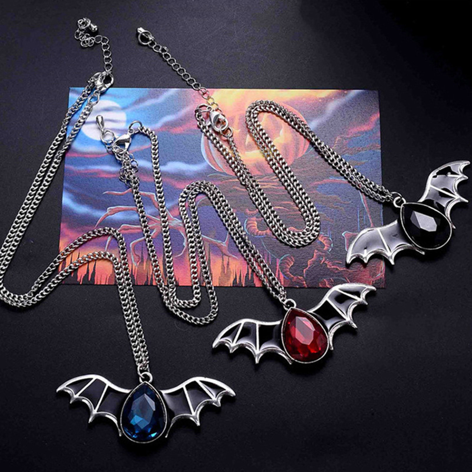 Image de Collier à Pendentif Gothique Argent Vieilli Chauve-souris Halloween à Strass Coloré 1 Pièce