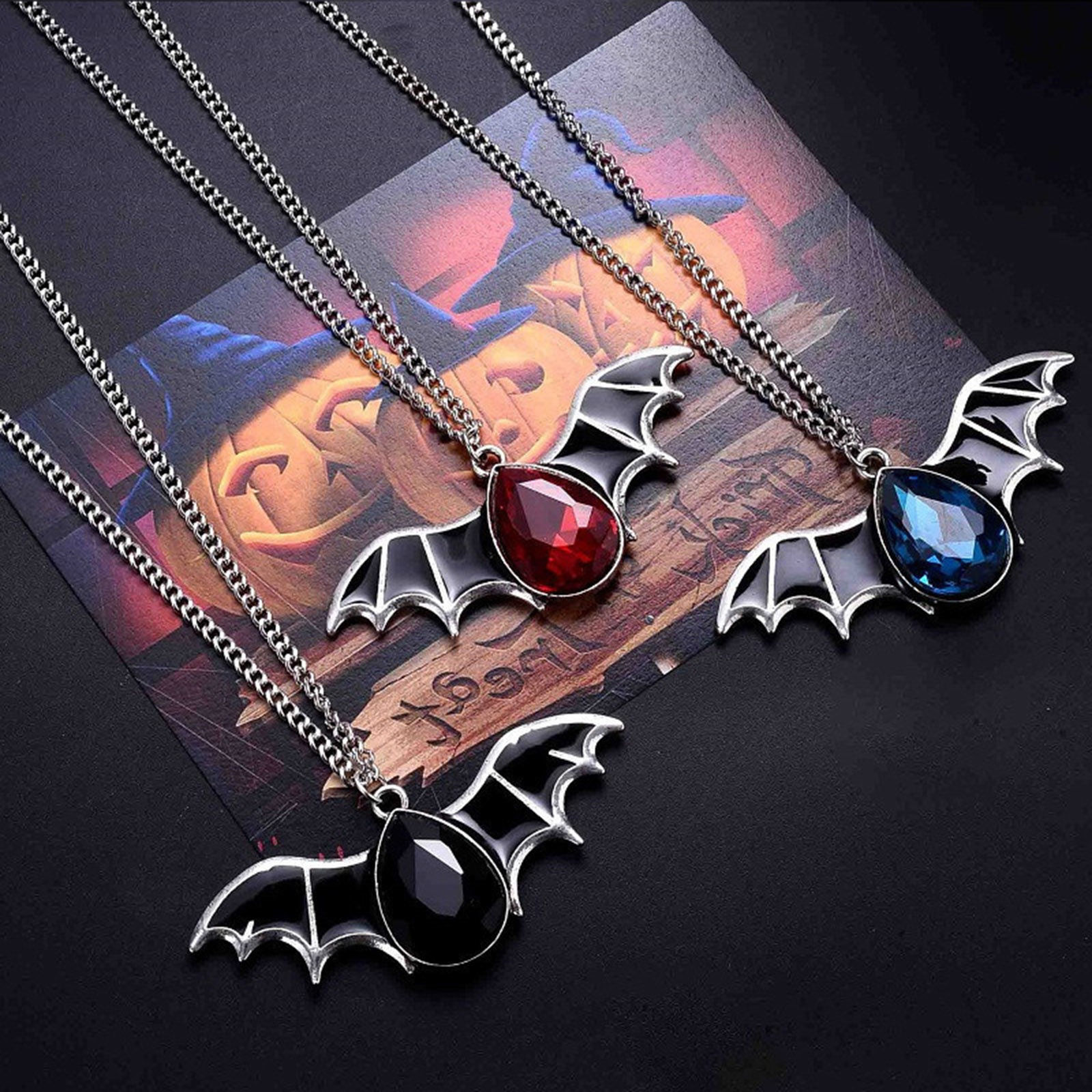 Image de Collier à Pendentif Gothique Argent Vieilli Chauve-souris Halloween à Strass Coloré 1 Pièce