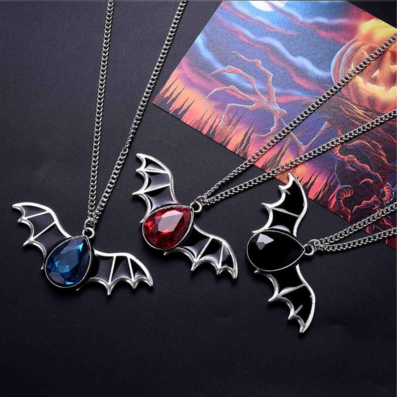 Image de Collier à Pendentif Gothique Argent Vieilli Chauve-souris Halloween à Strass Coloré 1 Pièce