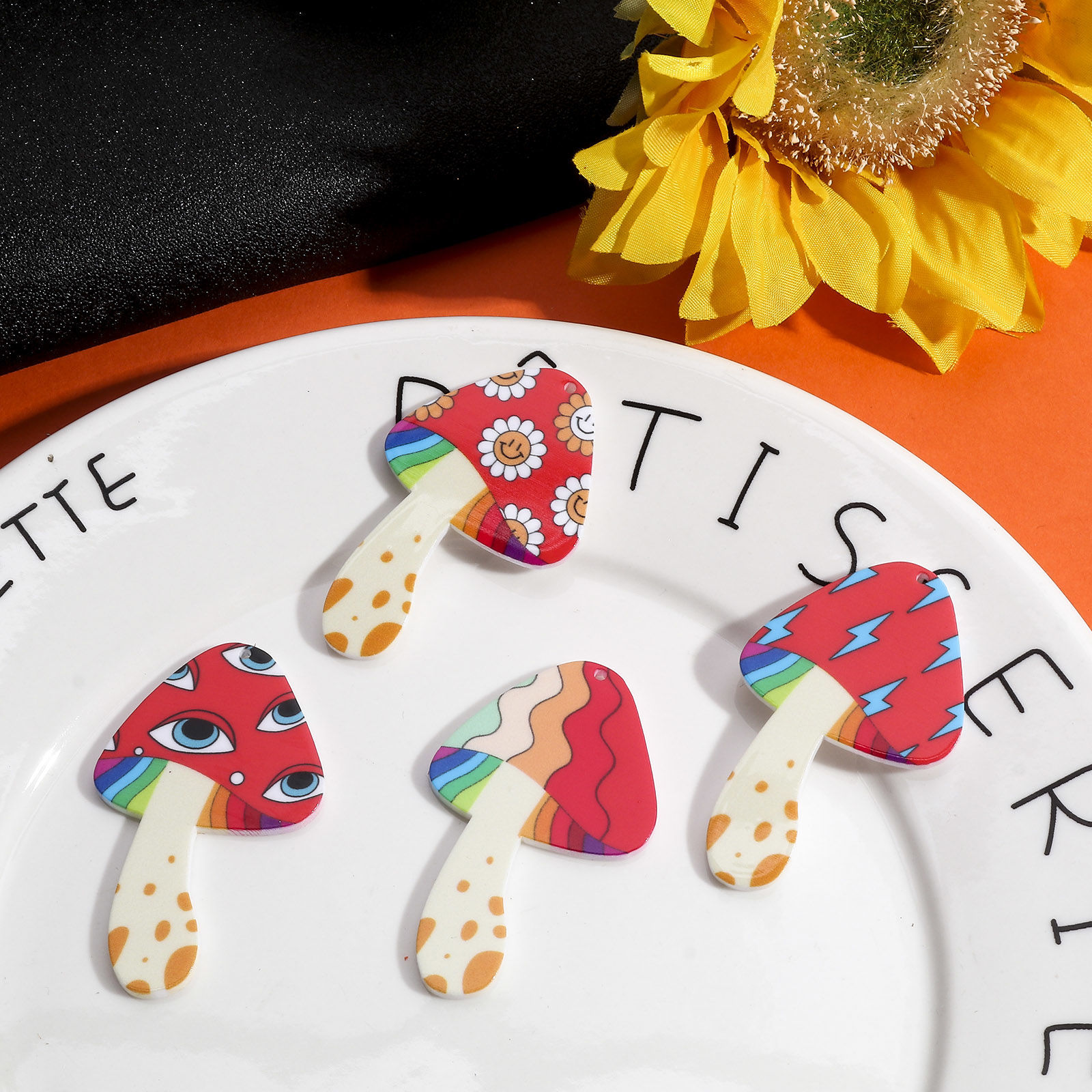 Imagen de Acrílico Colgantes Seta Multicolor 5.4cm x 3.3cm, 5 Unidades