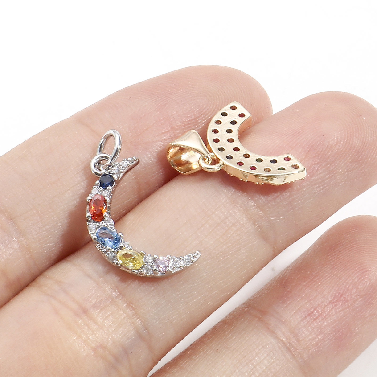 Imagen de Latón Colgantes Charms Luna Media Oro Real Chapado Arco Iris Micro Pave Multicolor Circón Artificial 2 Unidades