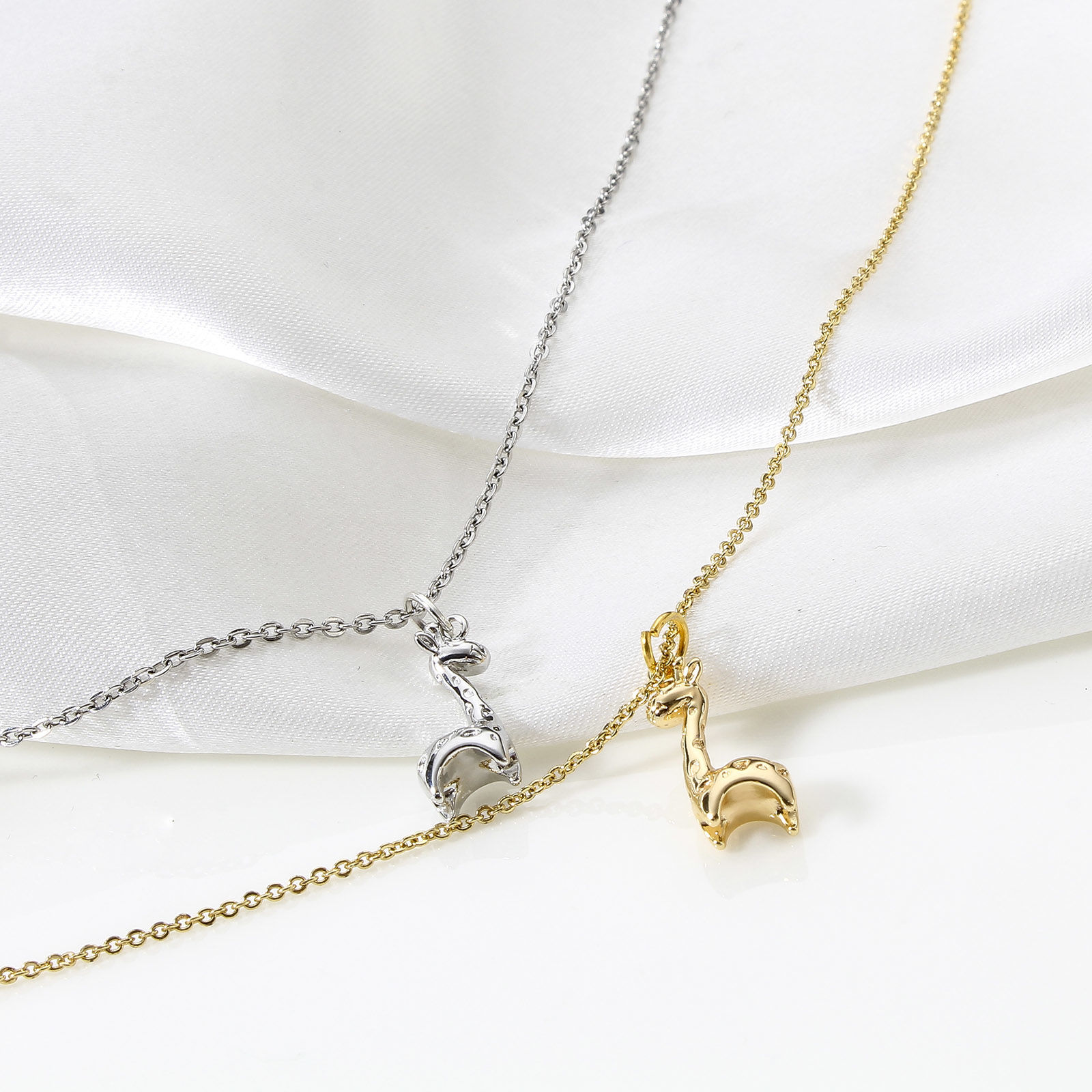 Picture of Brass Charms Real Gold Plated Giraffe Animal 3D 16mm x 10mm