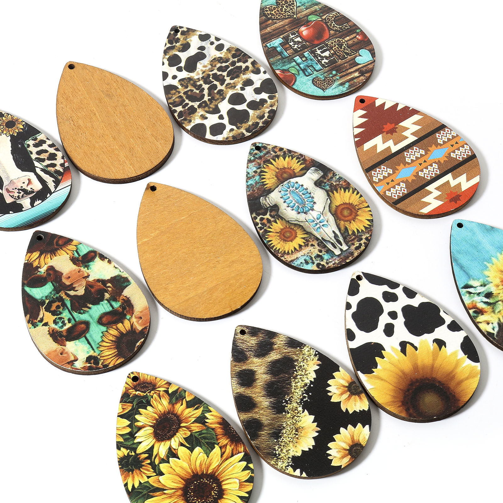 Bild von Natürliches Holz West-Cowboy Anhänger Bunt Tropfen 6cm x 4cm, 10 Stück