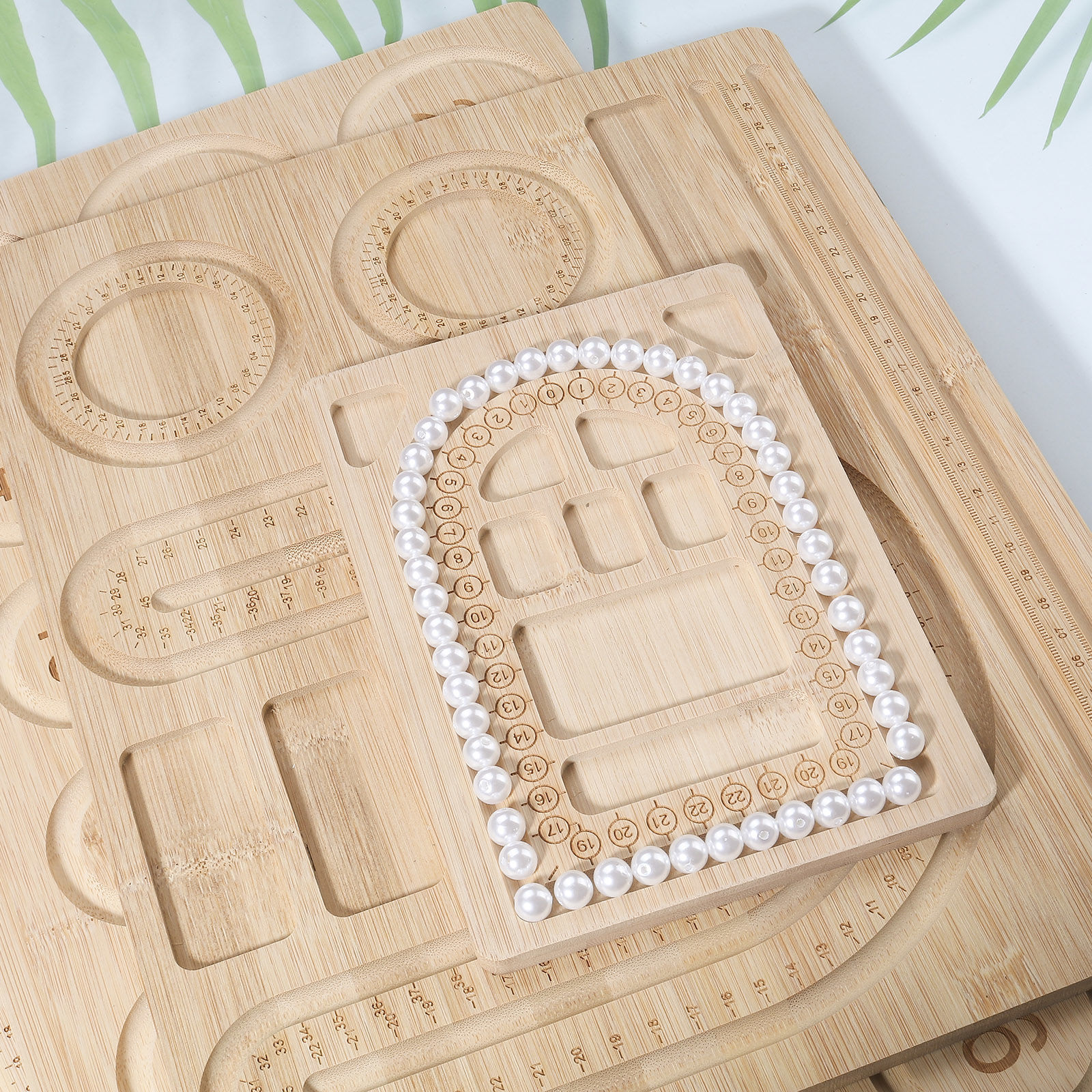 Bild von Bambus Perlentablett für DIY-Armband, Perlendesign, Aufreihzubehör, Bastelbrett Rechteck Naturfarben 1 Stück