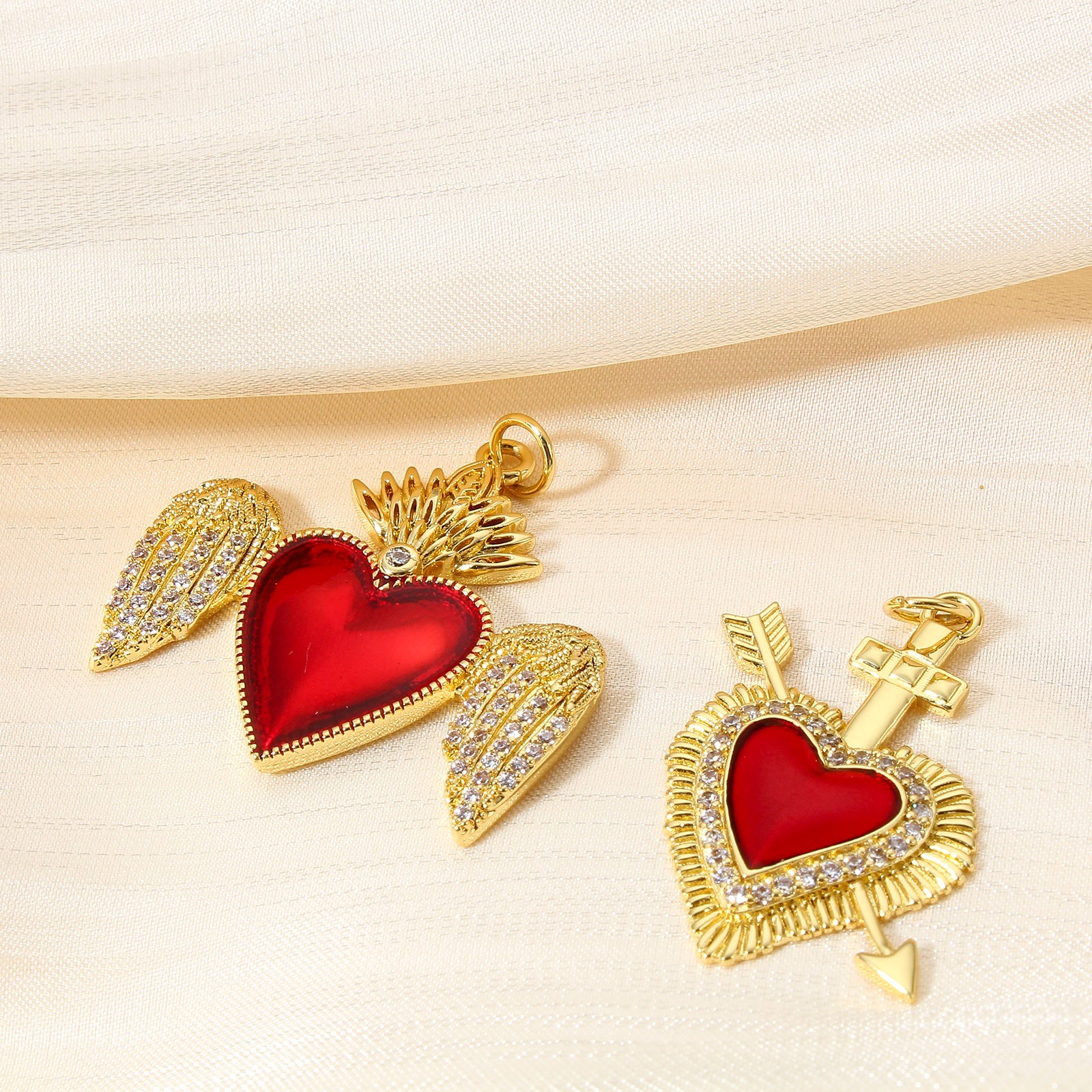 Imagen de 1 Unidad Latón Religión Colgantes 18K Oro Real Chapado Rojo Corazón Exvoto Esmalte Claro Circón Artificial