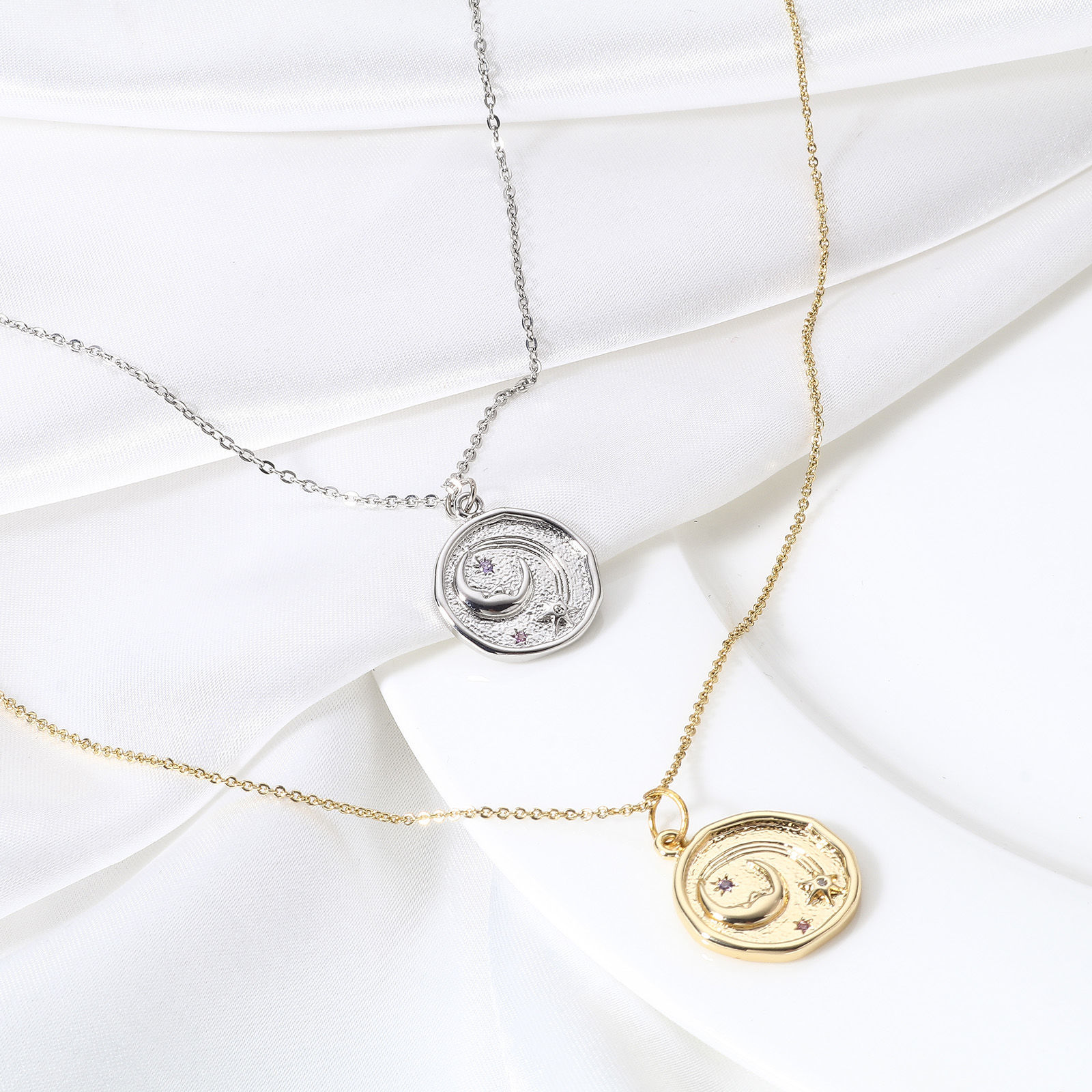 Immagine di 2 Pz Ottone Galassia Charms Vero Oro Placcato