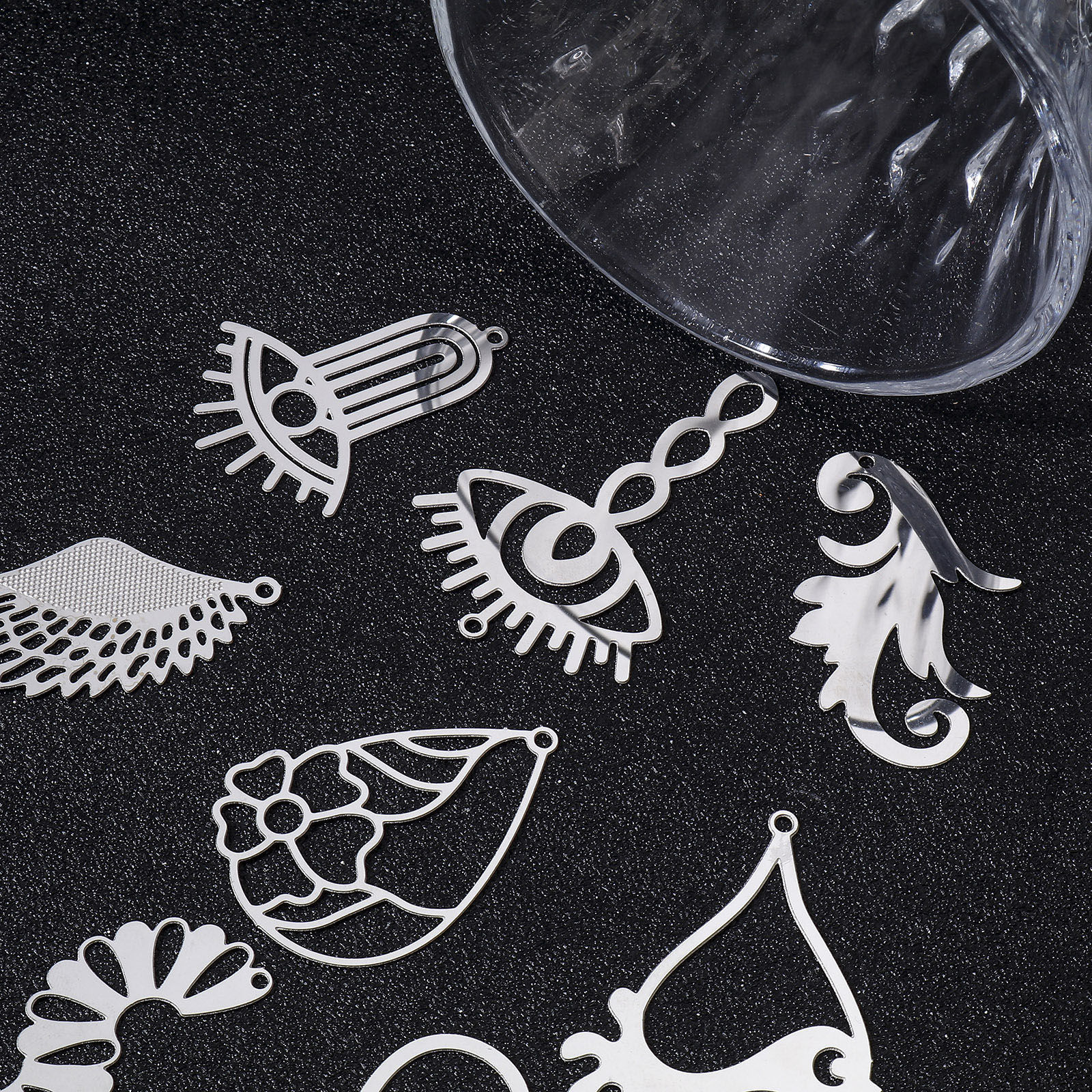 Picture of 304 Stainless Steel Filigree Stamping Pendants Silver Tone Hollow