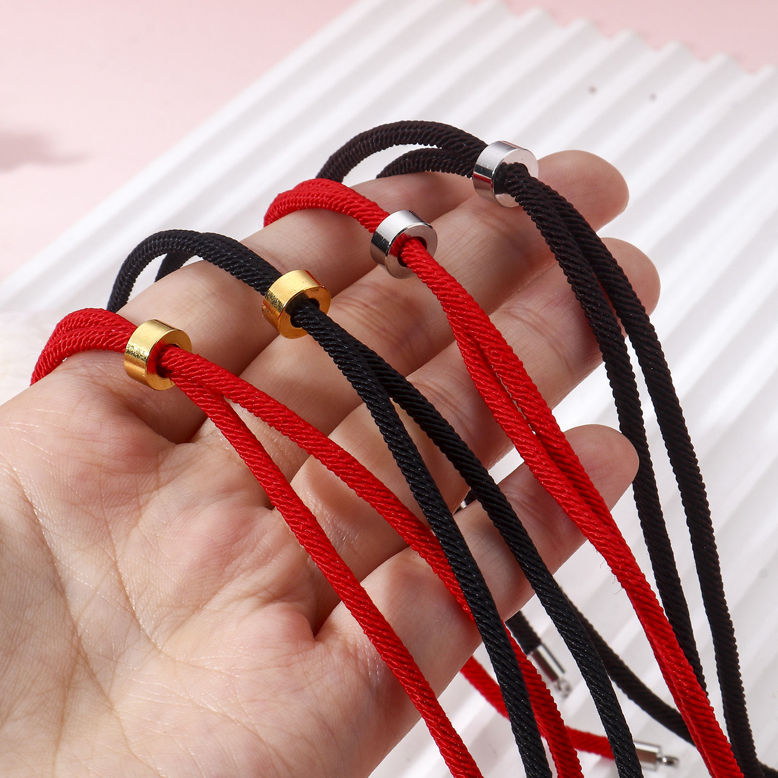 Bild von 2 Strange Polyamid Nylon Halbfertige Halskette für die Herstellung von handgefertigtem Schmuck Bunt 59cm lang