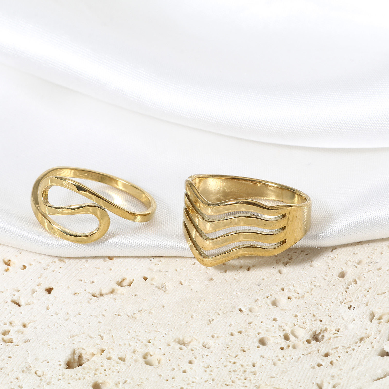Picture of 304 Stainless Steel Unadjustable Rings Gold Plated Wave