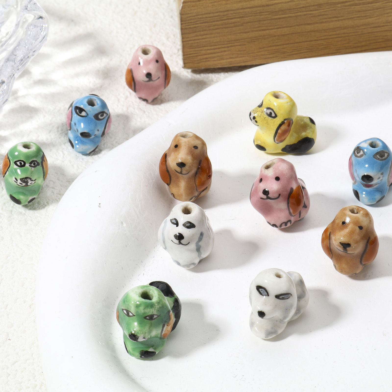 Изображение 5 ШТ Керамические Бисер для изготовления ювелирных украшений "Сделай сам Собака Разноцветный Трехмерный Примерно 18мм x 12мм, Размер Поры 1.8мм
