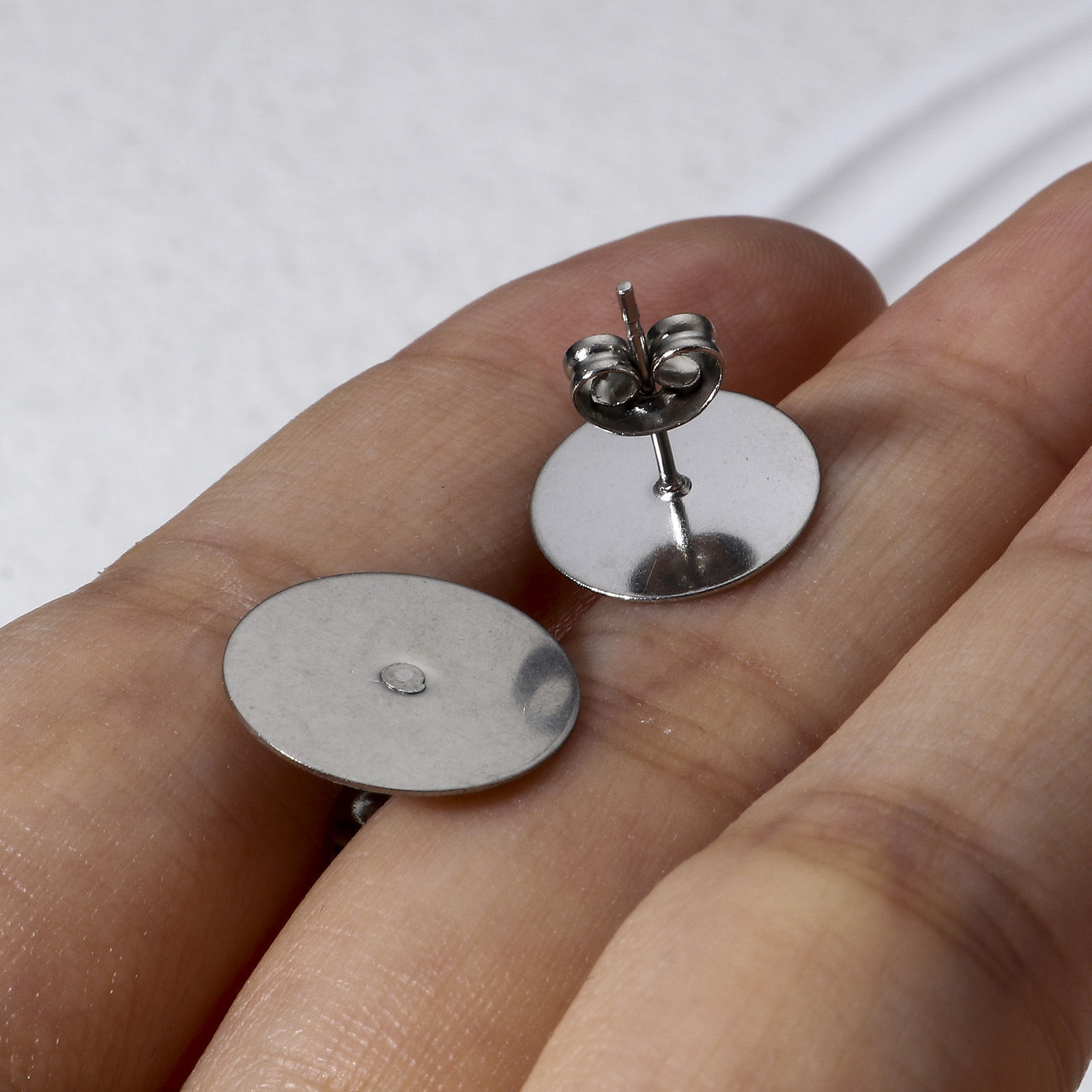 Изображение 50 ШТ 304 Нержавеющая Сталь Серьги-гвоздики для ушей для аксессуаров для изготовления ювелирных изделий своими руками Круглые Серебряный Тон Клей на