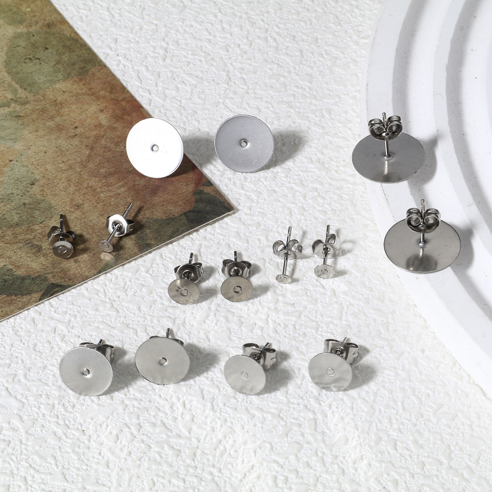 Изображение 50 ШТ 304 Нержавеющая Сталь Серьги-гвоздики для ушей для аксессуаров для изготовления ювелирных изделий своими руками Круглые Серебряный Тон Клей на