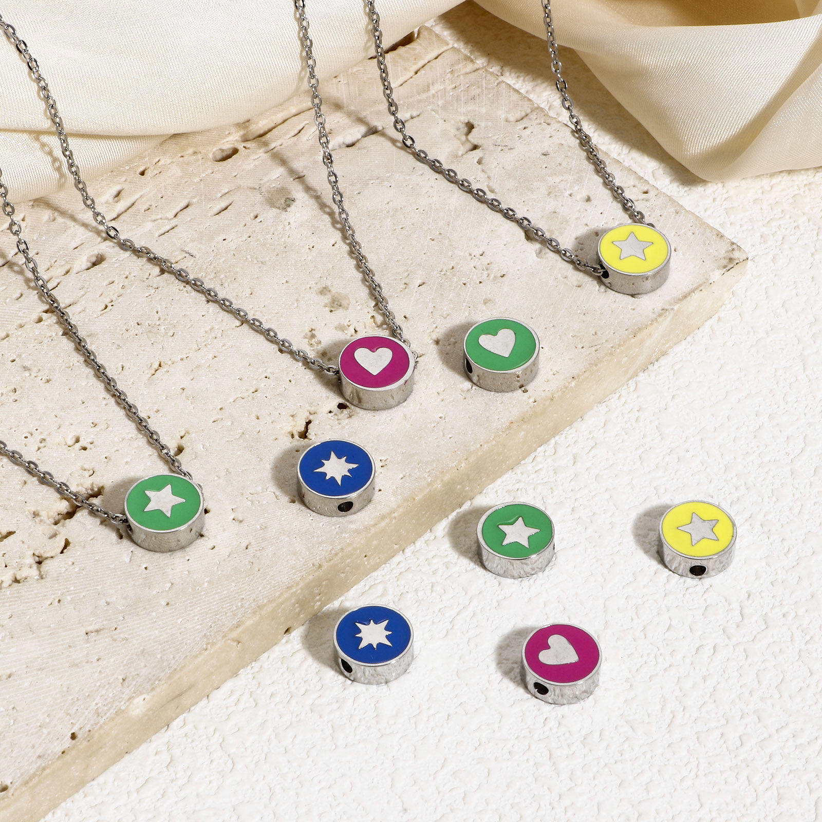 Bild von 1 Stück 304 Edelstahl Stilvoll Perlen für die DIY-Schmuckherstellung Rund Silberfarbe Bunt Herz Emaille