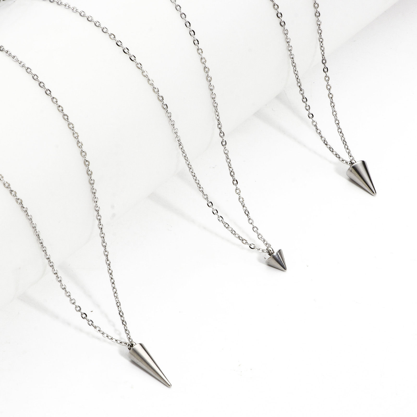 Bild von 10 Stück 304 Edelstahl Charms Kegel Silberfarbe