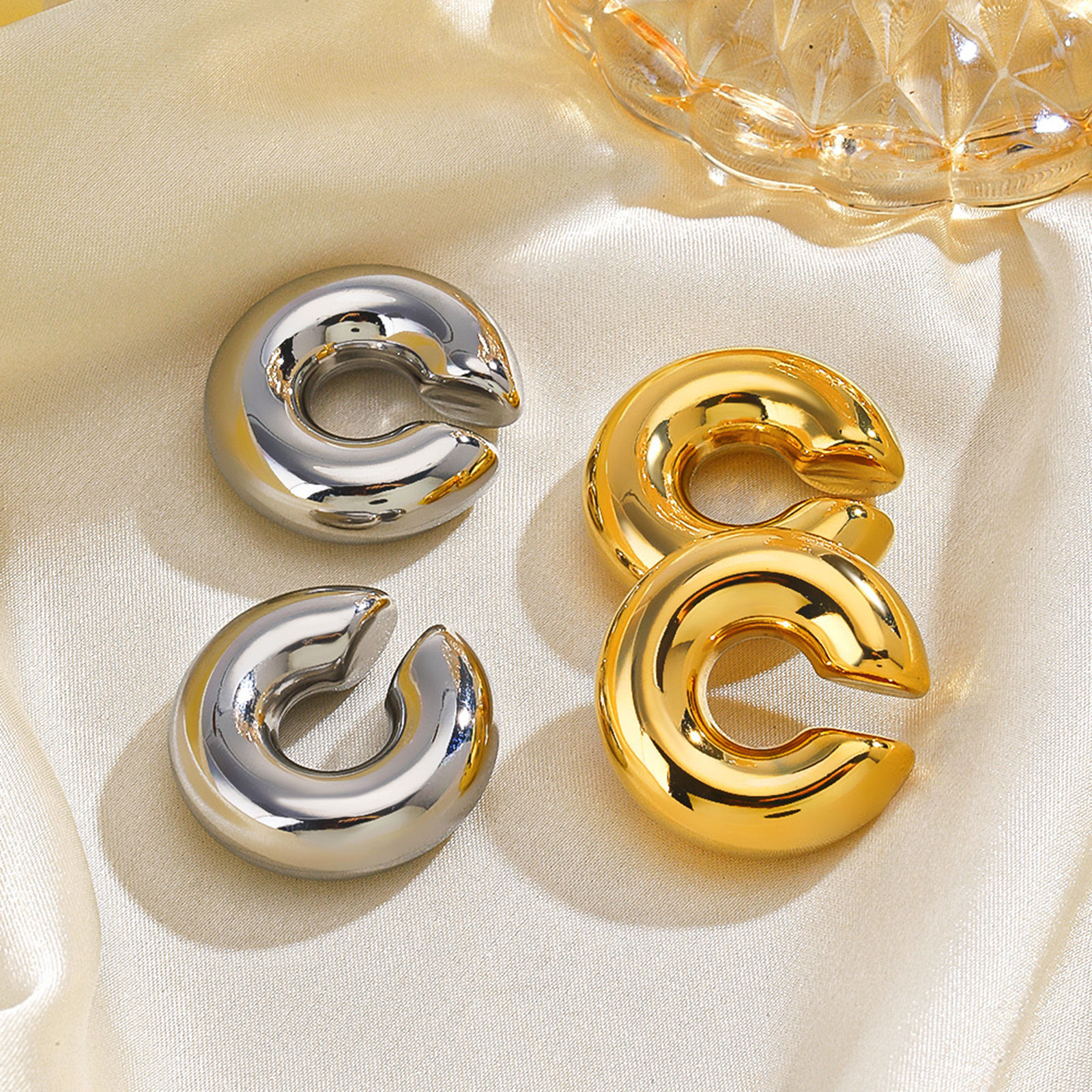 Picture of Eco-friendly Vacuum Plating Simple & Casual Hip-Hop 304 Stainless Steel C Shape Hollow Non Piercing Clip-on Earrings Unisex Party