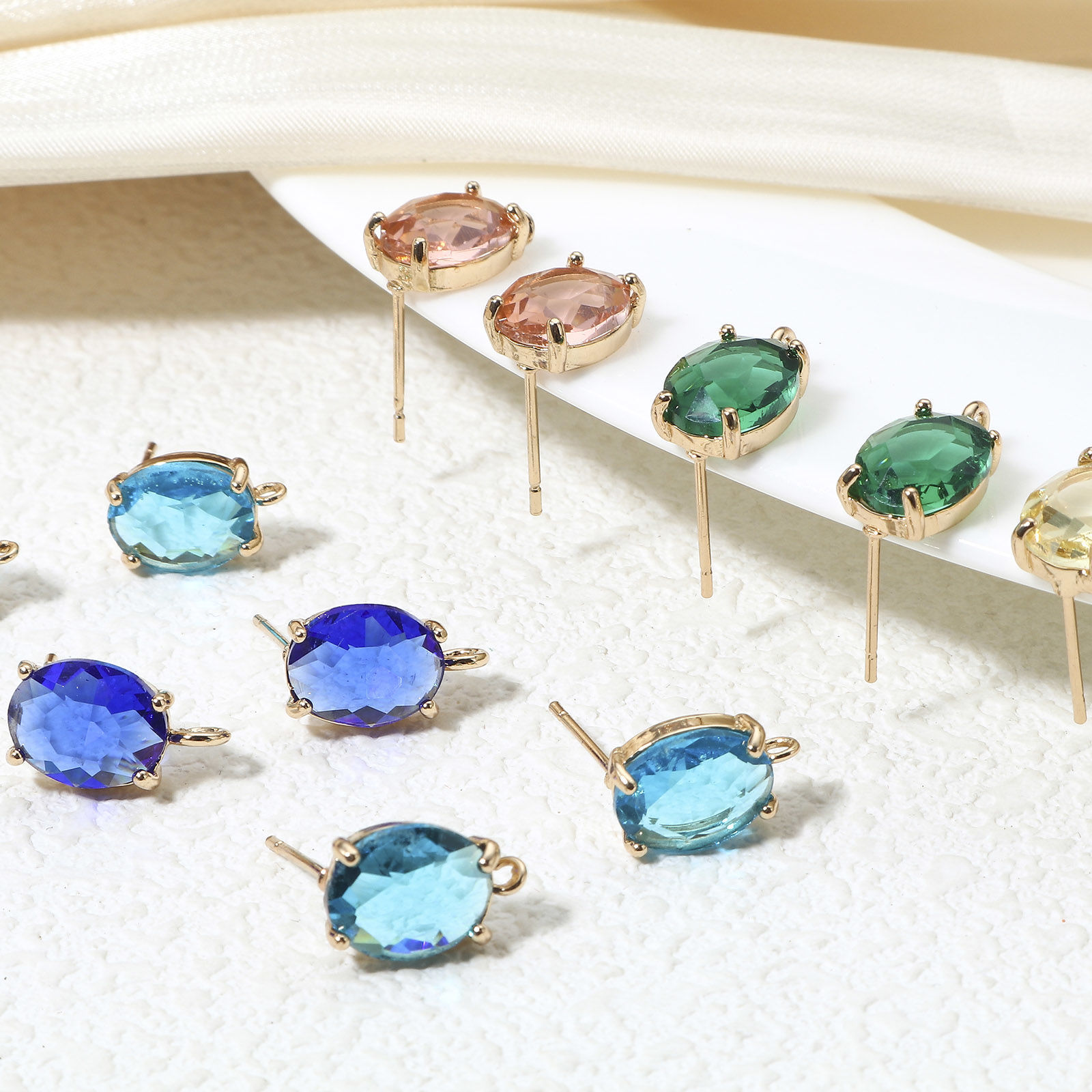 Image de 2 Pcs Boucles d'Oreilles Puces en Laiton+Verre Doré Ovale à Strass Coloré avec Boucle Epaisseur de Fil: (21 gauge)