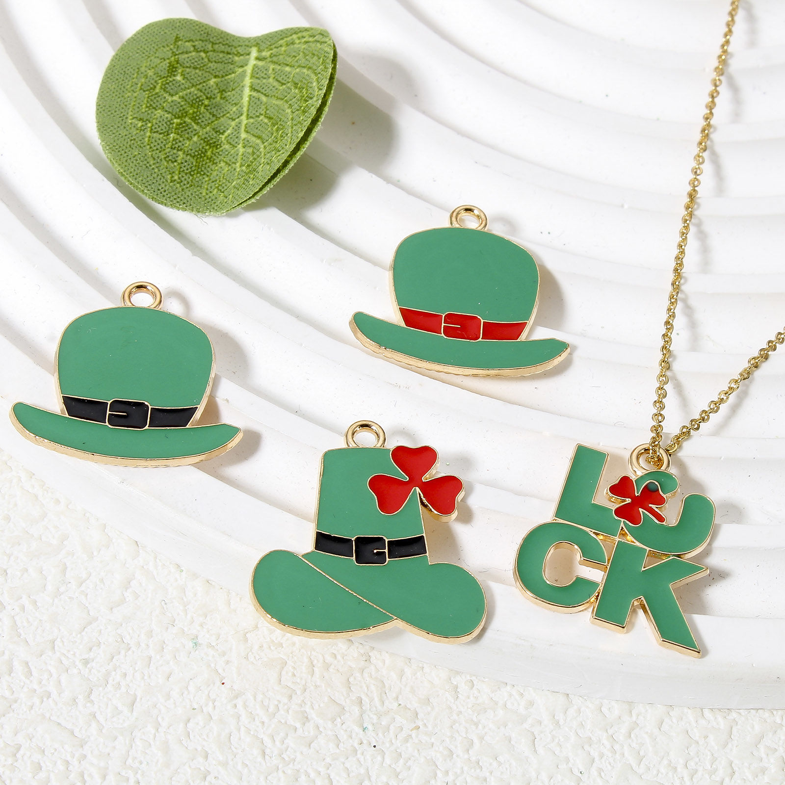 Imagen de 10 Unidades Zamak Día de San Patricio Colgantes Charms Chapado en Oro Esmalte