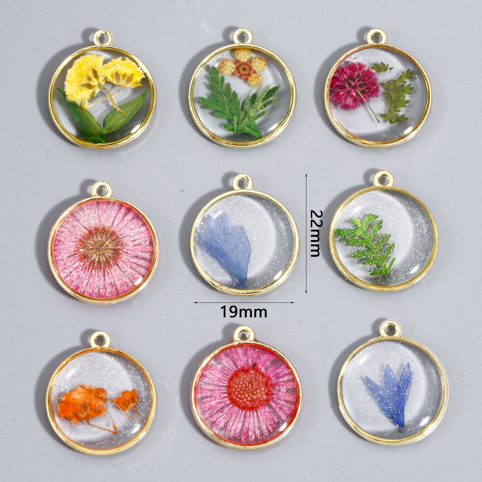 Picture of Handmade Resin Jewelry Real Flower Charms Round Disc Flower Gold Plated 22mm x 19mm