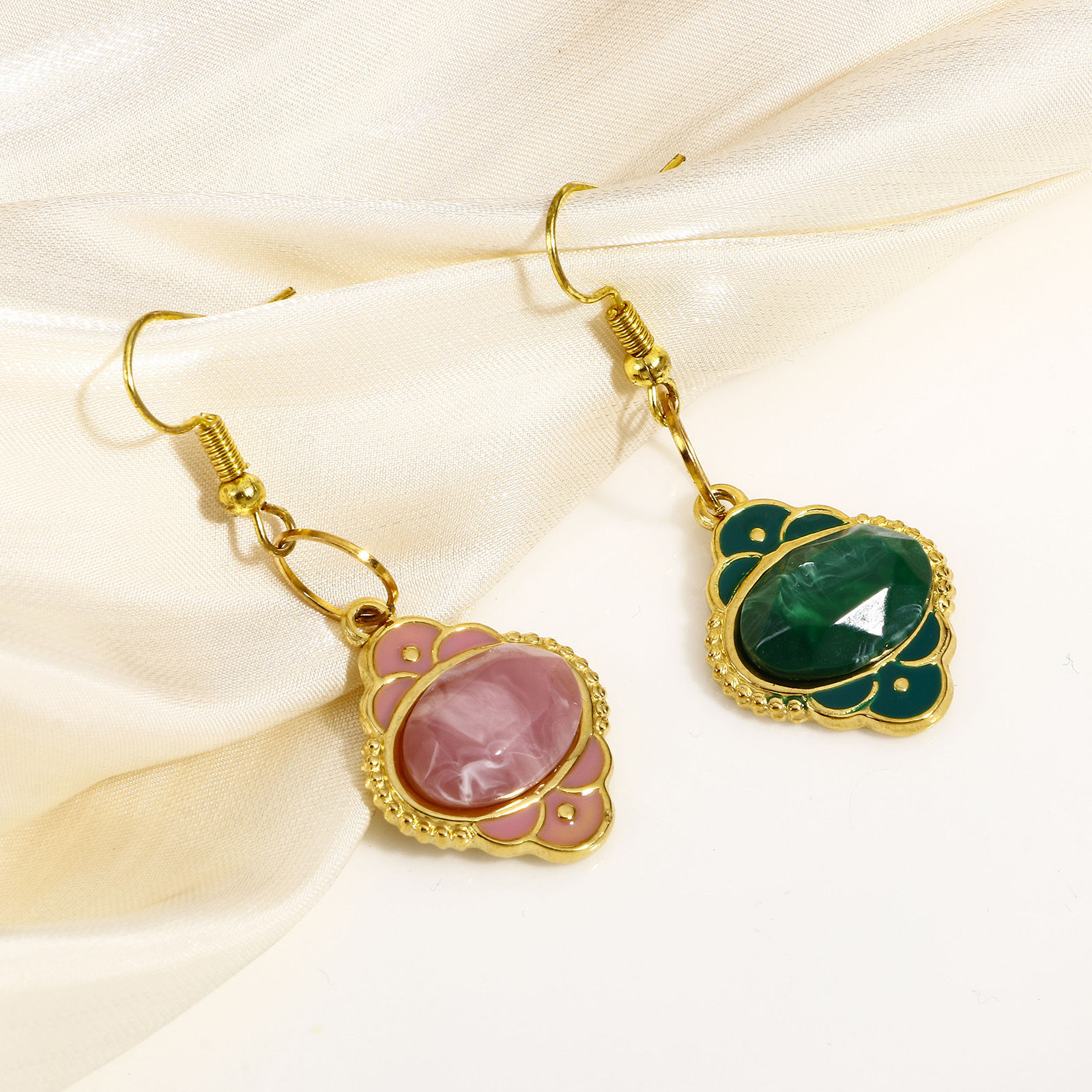 Picture of 304 Stainless Steel & Stone Style Of Royal Court Character Charms Gold Plated Multicolor Oval Carved Pattern Enamel