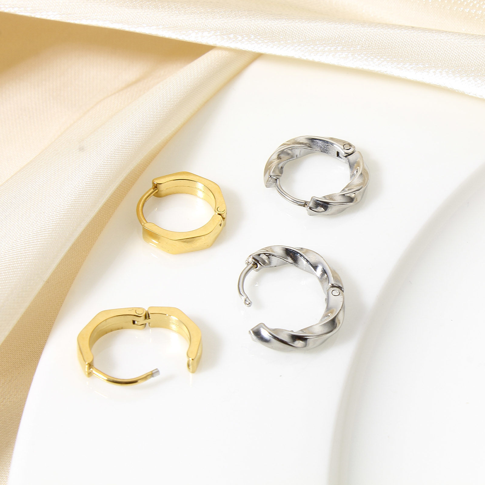 Picture of 304 Stainless Steel Hoop Earrings Real Gold Plated