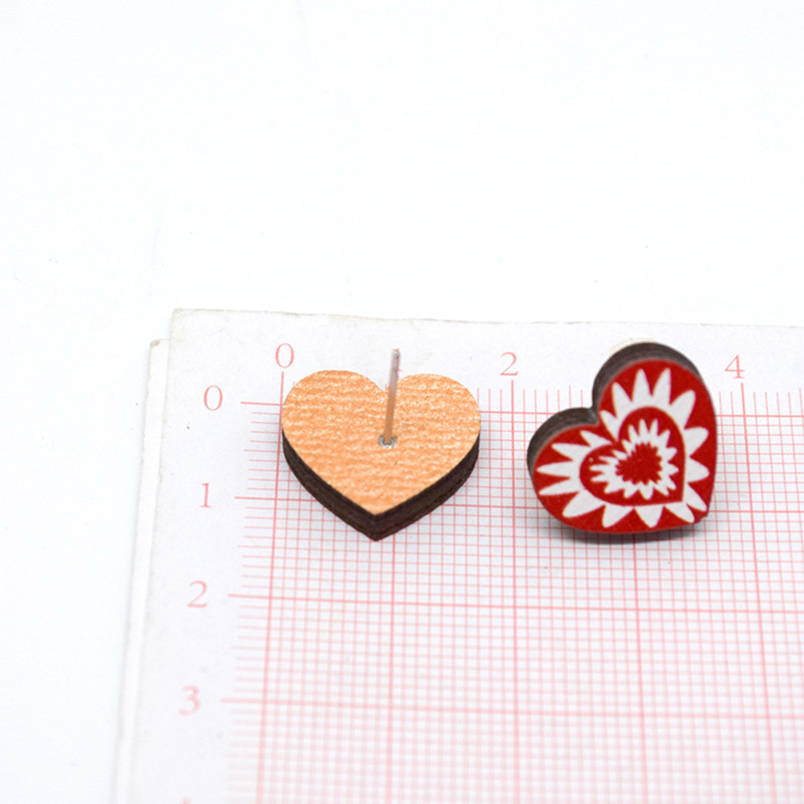 Image de 1 Paire Boucles d'Oreilles Puces La Saint Valentin en Bois Naturel Multicolore Cœur Cupidon