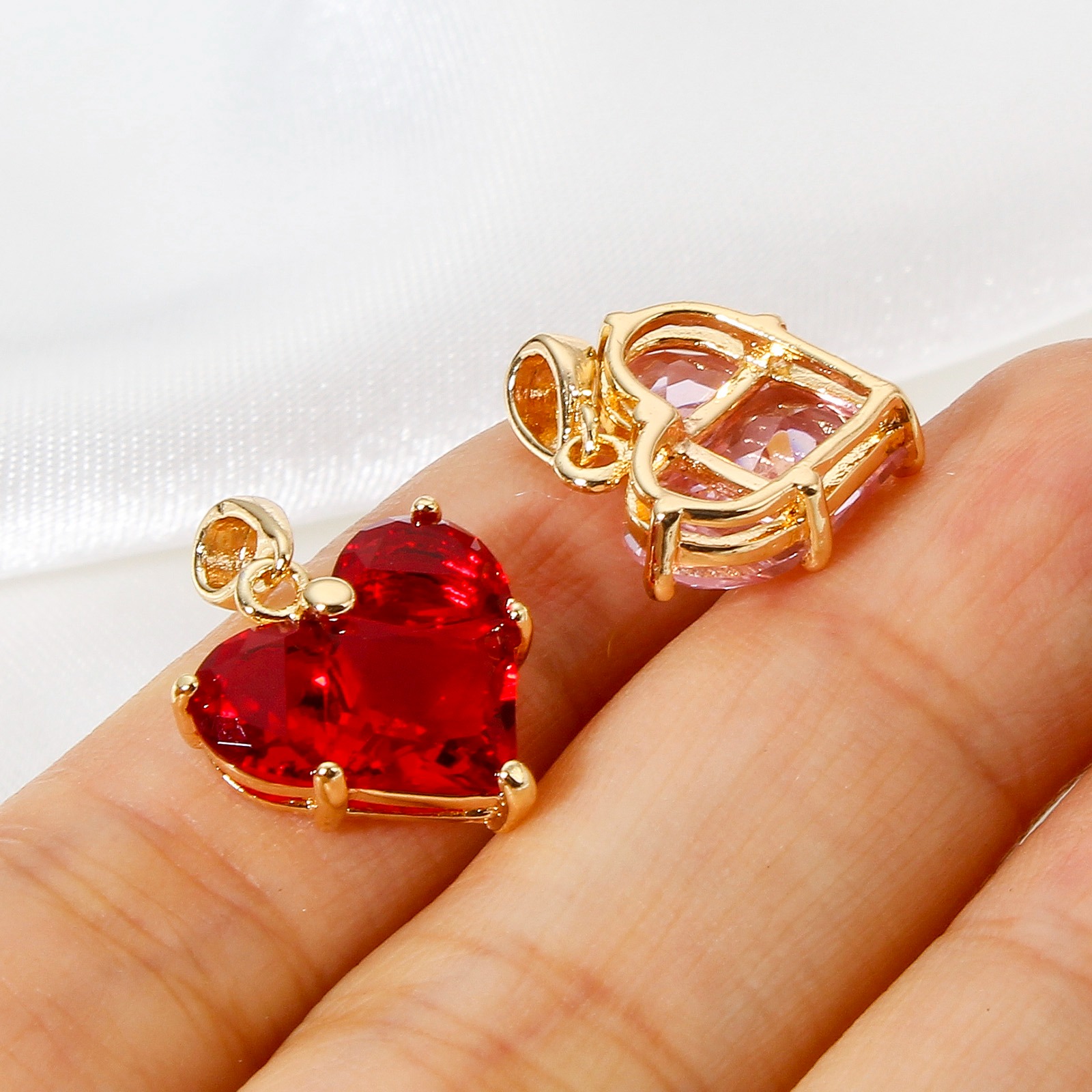 Image de 1 Pièce Pendentif Breloque La Saint Valentin en Laiton Cœur Plaqué Or Véritable 18K à Zircone Cubique Multicolore 20mm x 14mm