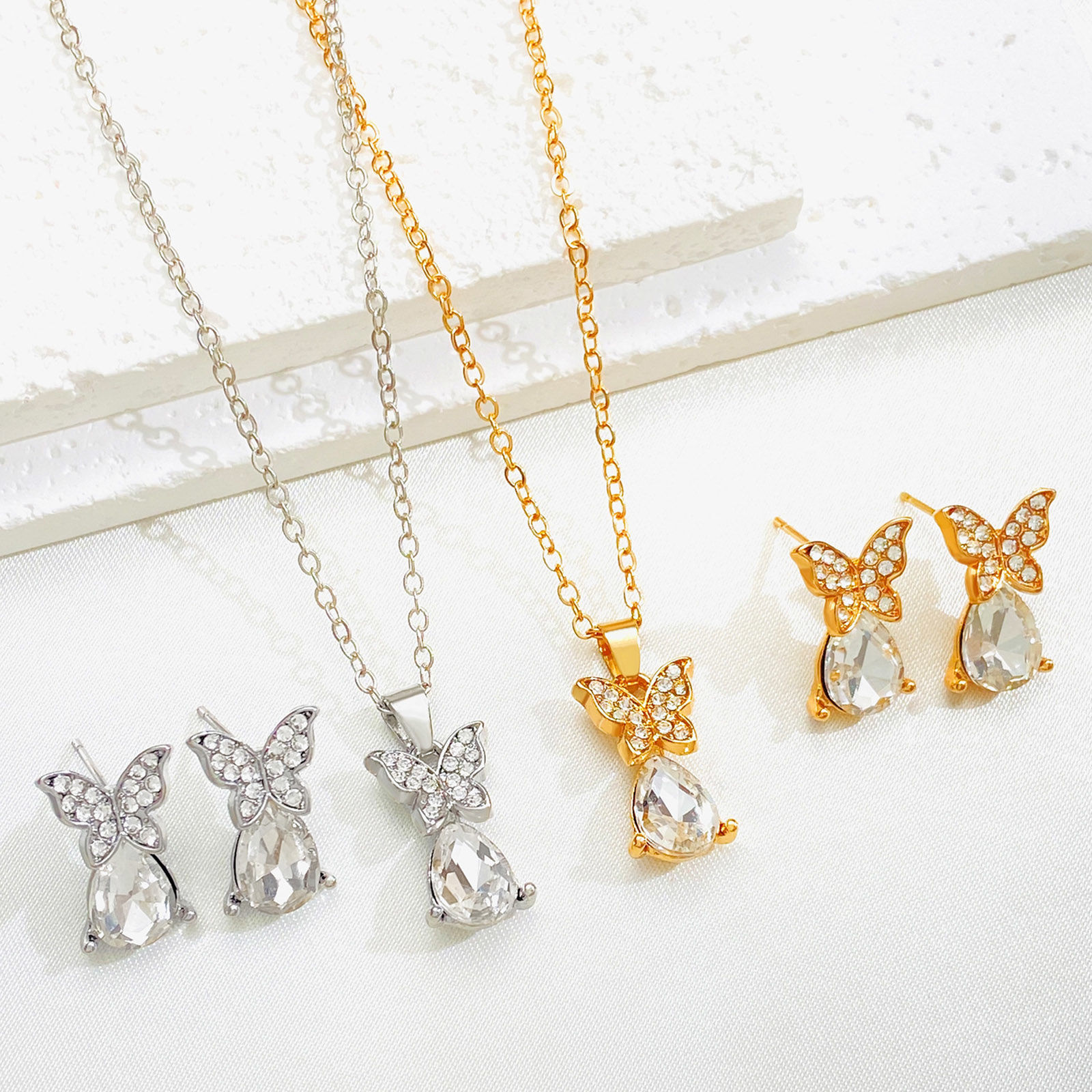 Bild von 1 Set Ins Stil Schmuck Halskette Ohrringe Set Bunt Schmetterling Tropfen Transparent Strass 50cm lang