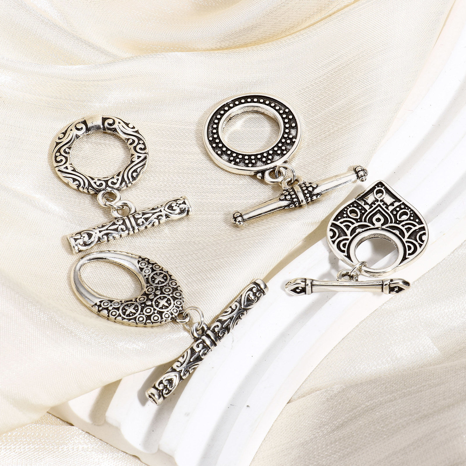 Picture of Copper Toggle Clasps Round Antique Silver Color Carved Pattern