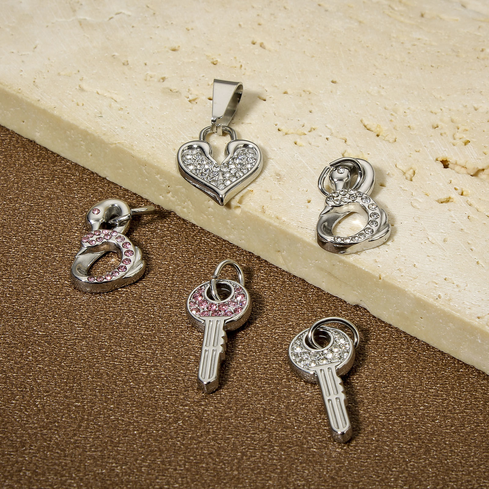 1 個 304ステンレス鋼 チャーム シルバートーン の画像