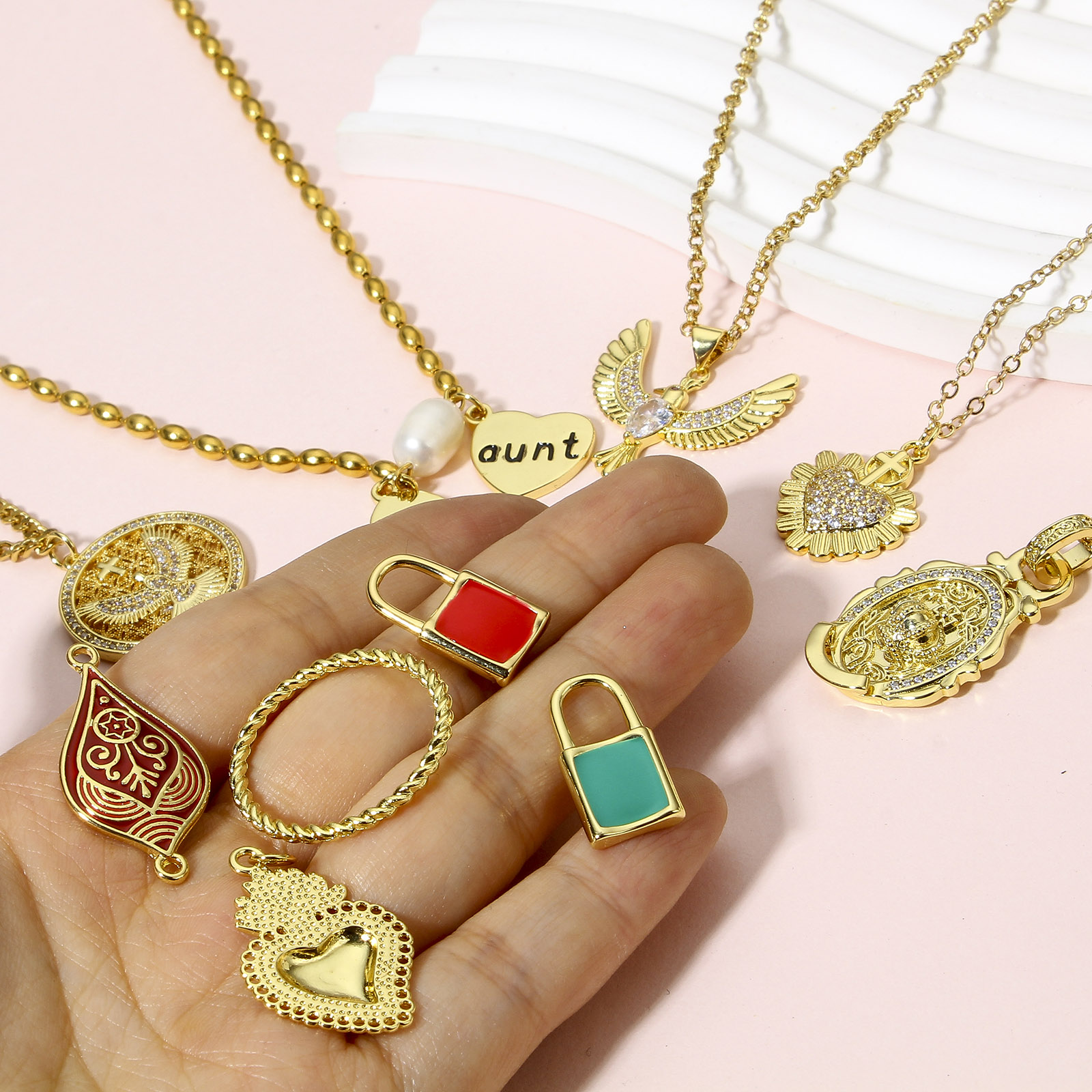 Bild von 1 Stück Messing Charms 18K Echtgold plattiert Tier Insekt Micro Pave