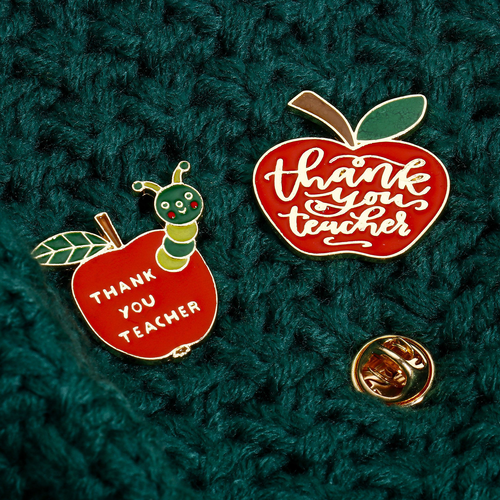 Image de 5 Pcs Broche Epingle en Alliage de Zinc Bijoux d'Ecole Pomme Doré Rouge Émail