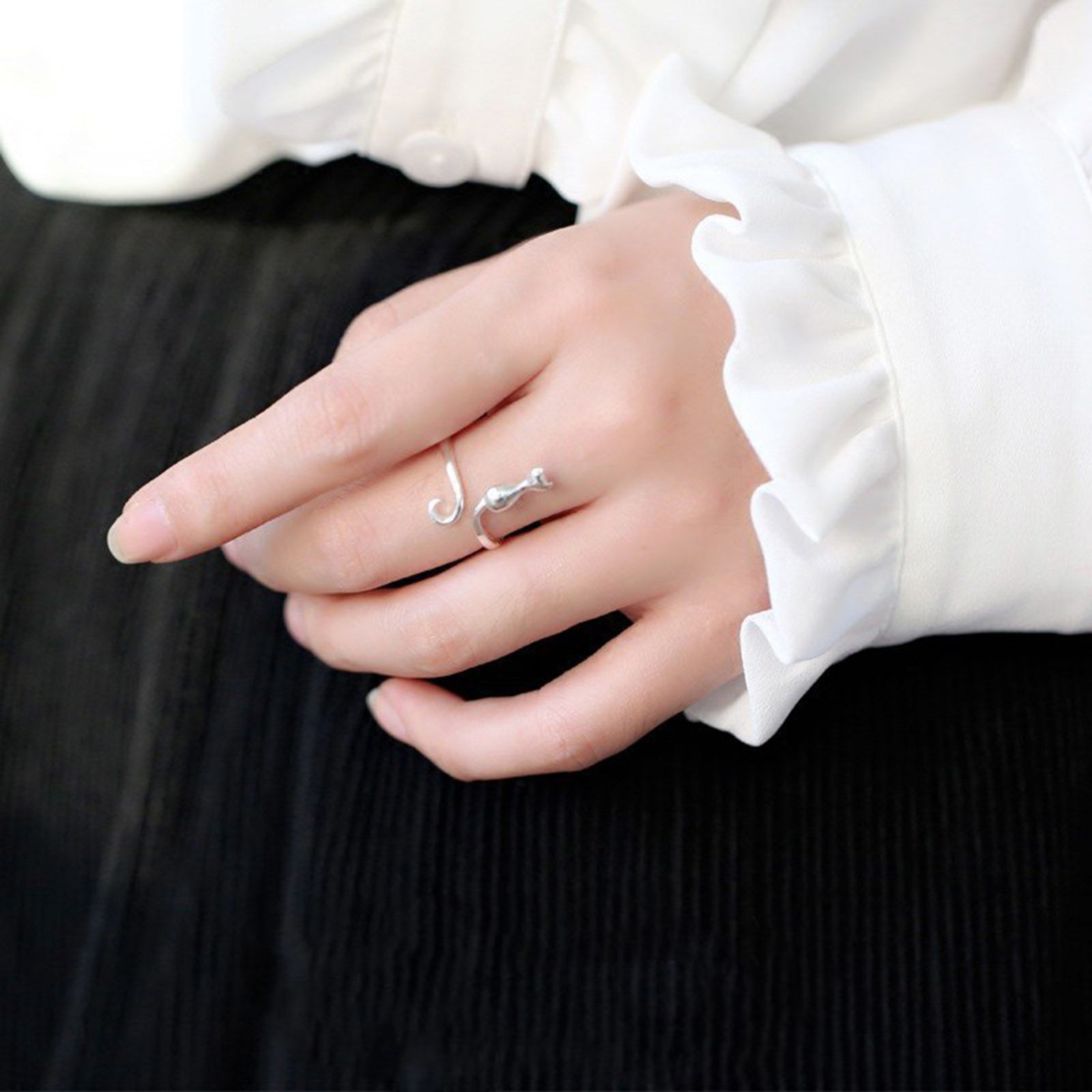 Picture of Zinc Based Alloy Adjustable Knitting Crochet Loop Yarn Guide Finger Ring Cat Animal Silver Tone