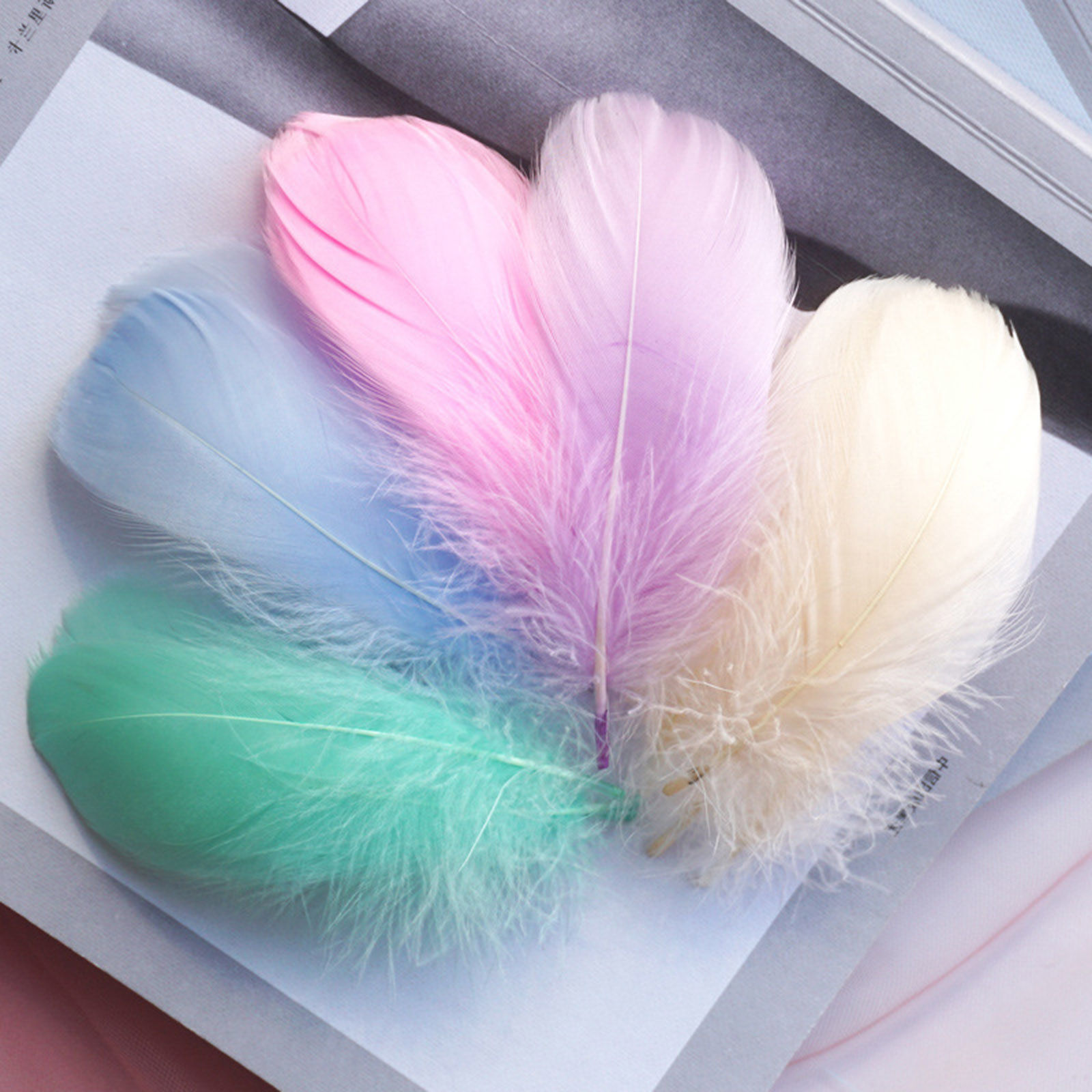 Imagen de 100 Unidades Natural Pluma de Ganso Teñido Accesorios de materiales artesanales hechos a mano bricolaje Multicolor 12cm - 6cm