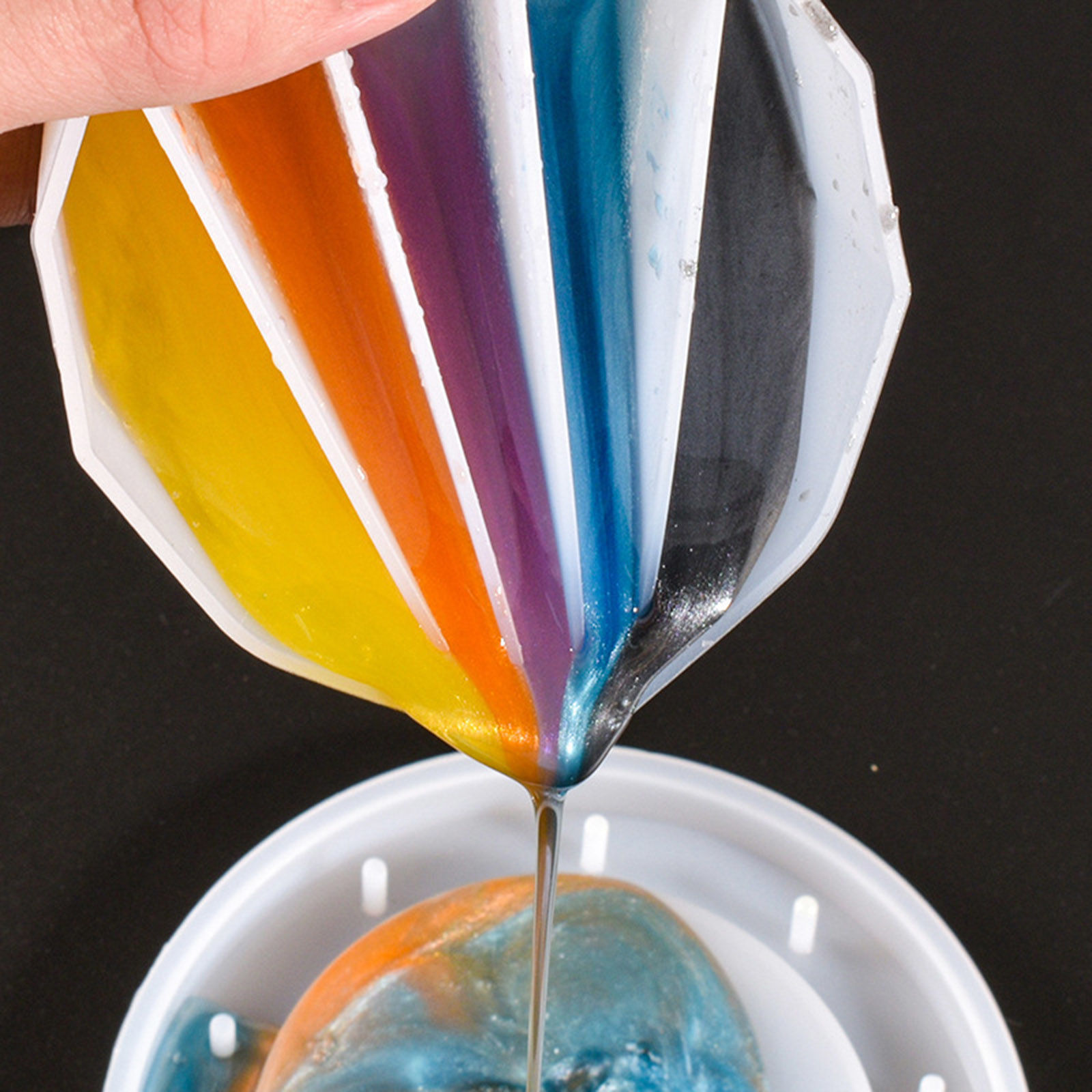 Picture of Silicone Distributing Cup Liquid Pigment Color Mixing For DIY Epoxy Resin Crafts Making Tools White 9cm x 7.9cm