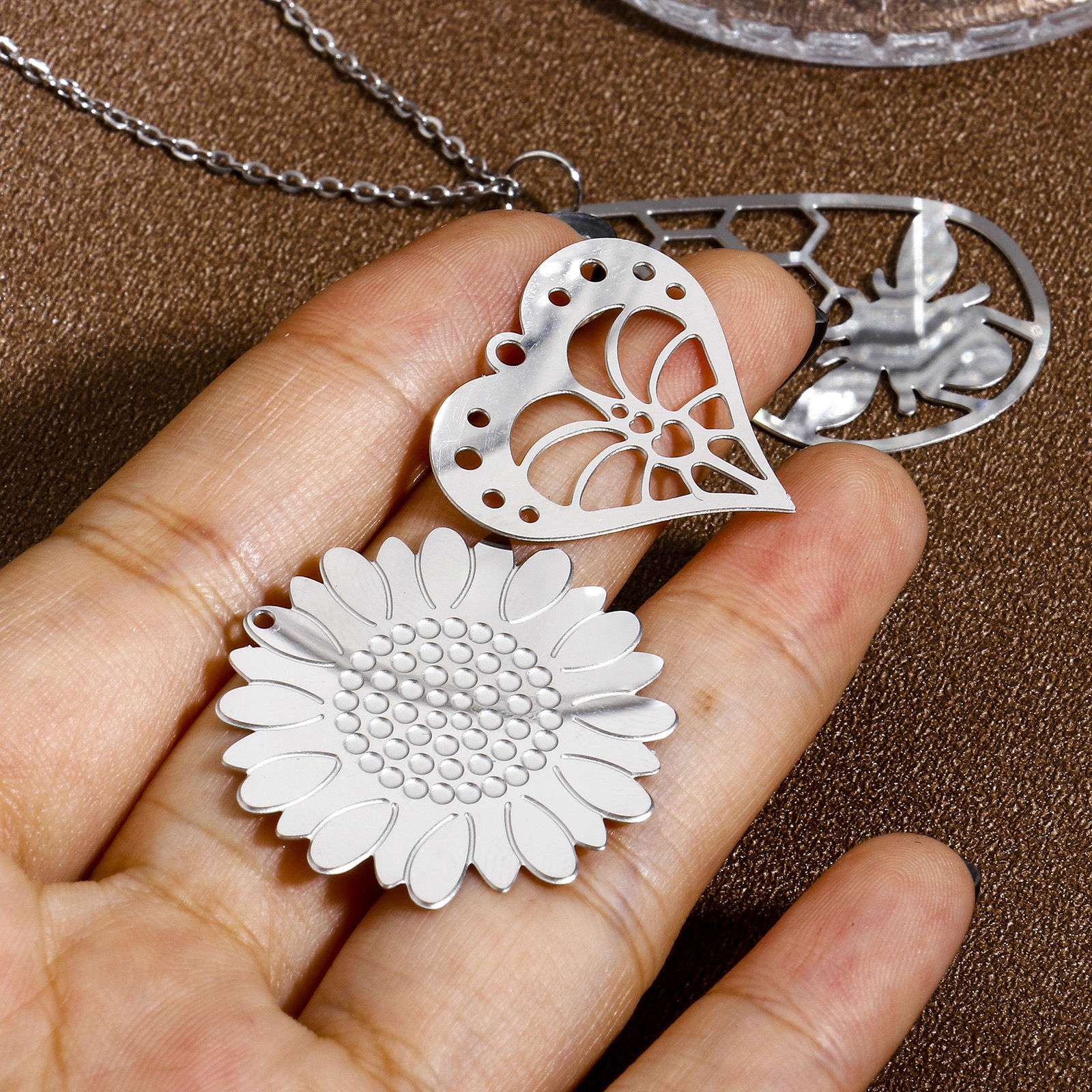 Picture of 304 Stainless Steel Filigree Stamping Pendants Silver Tone Hollow