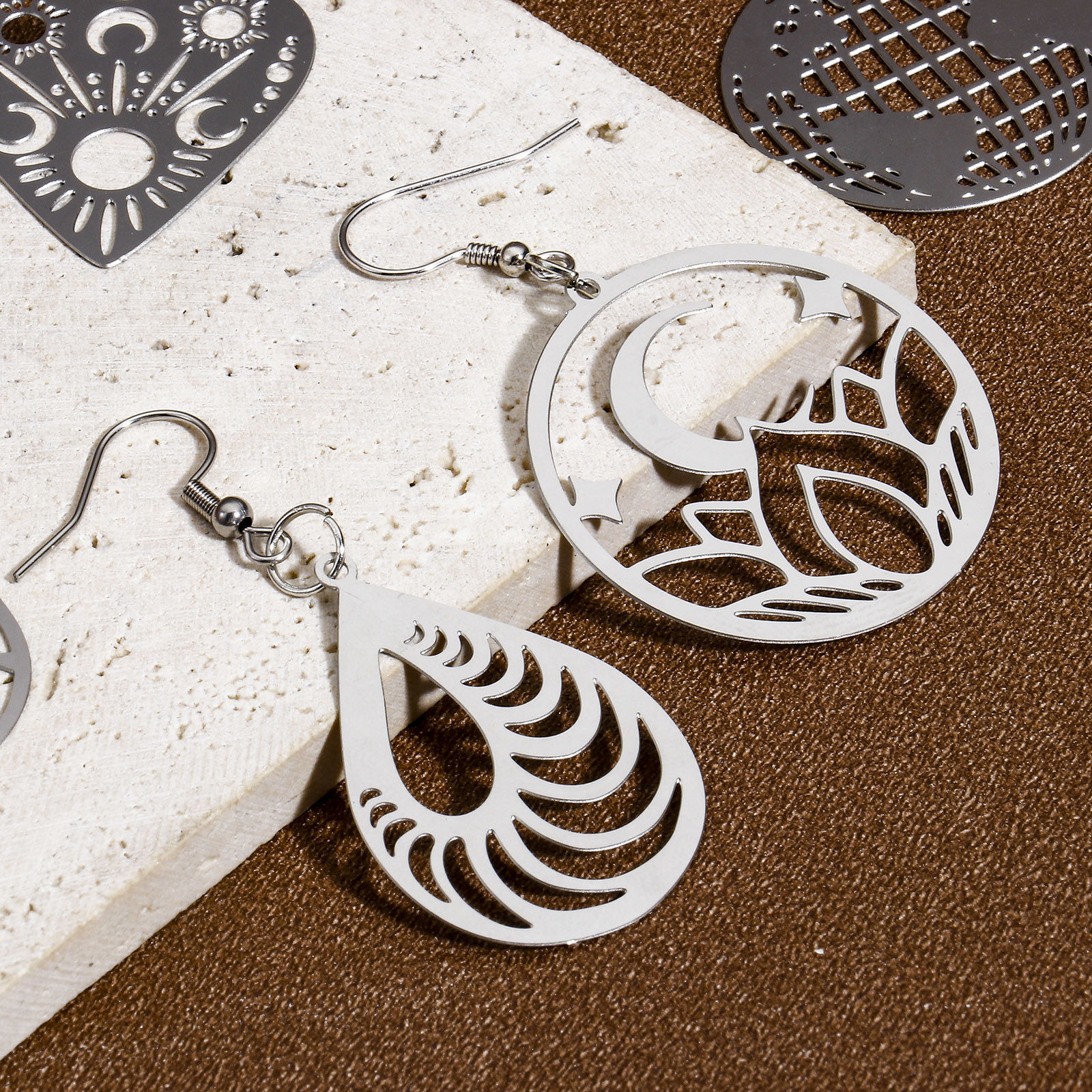 Picture of 304 Stainless Steel Filigree Stamping Pendants Silver Tone Hollow