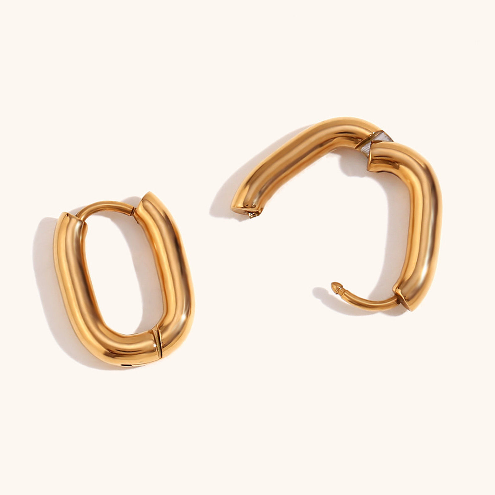 Picture of Eco-friendly Vacuum Plating Stylish Geometric Real Gold Plated 316L Stainless Steel Oval Hoop Earrings For Women