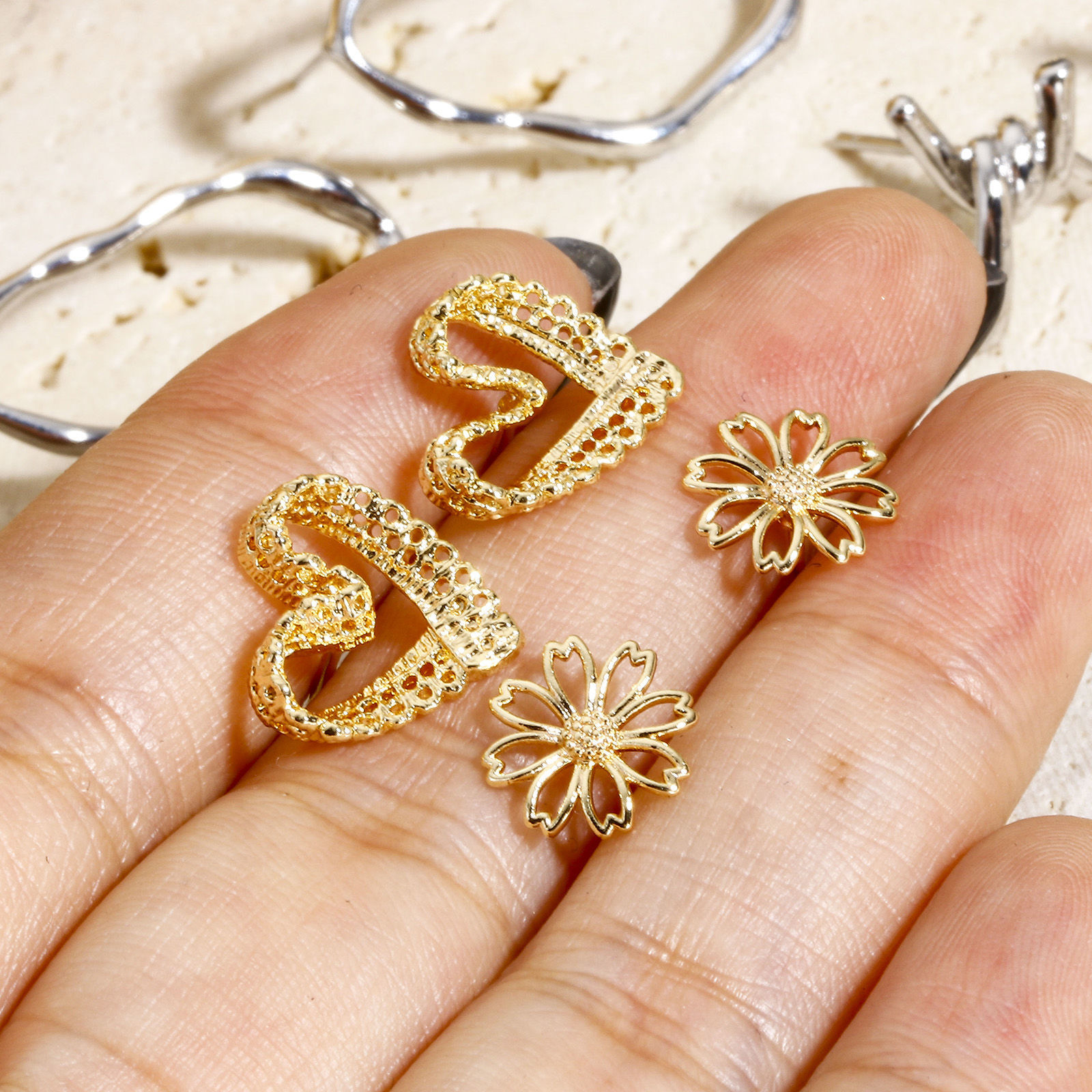 Picture of Eco-friendly Vacuum Plating Sweet & Cute Exquisite Real Gold Plated Copper Daisy Flower Ear Post Stud Earrings For Women Party