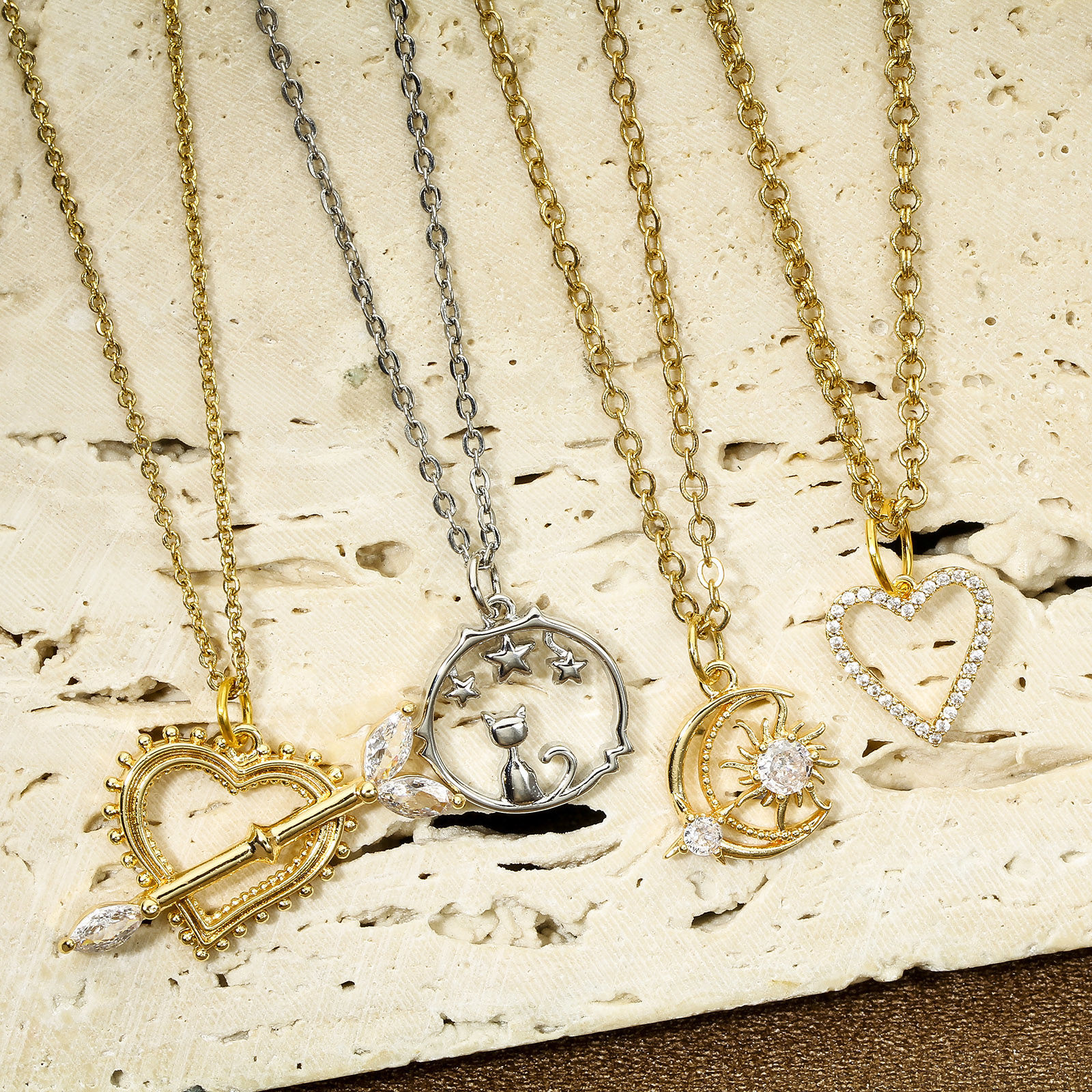 Imagen de 1 Unidad Latón día de San Valentín Colgantes Charms Corazón 18K Oro Real Chapado