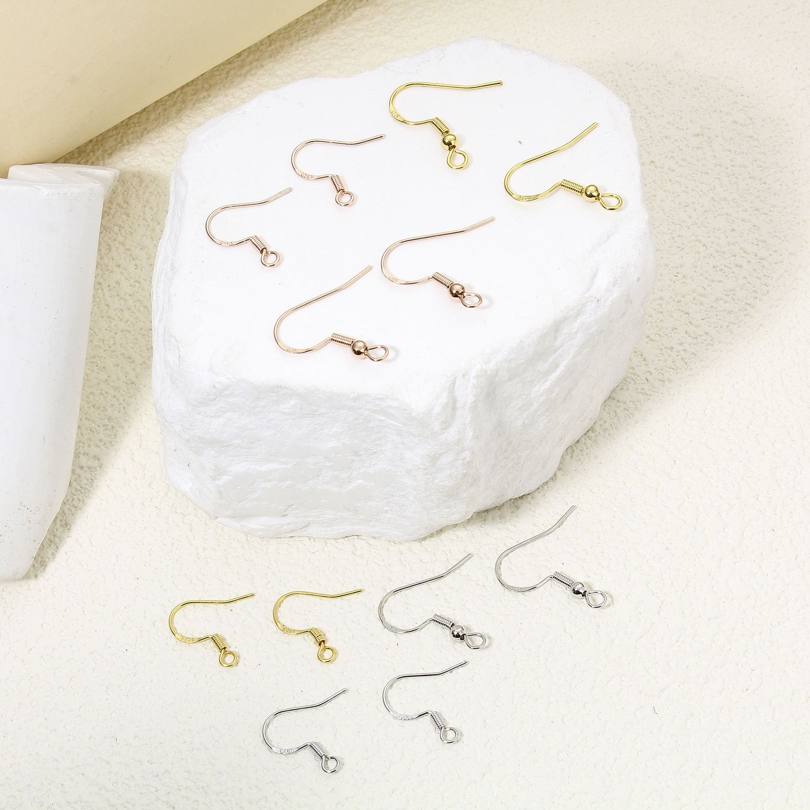 Image de 20 Pcs Boucles d'Oreilles Crochets Accessories pour DIY Fabrication de Bijoux Placage Sous Vide Écologique en Laiton Simple Plaqué Or Véritable