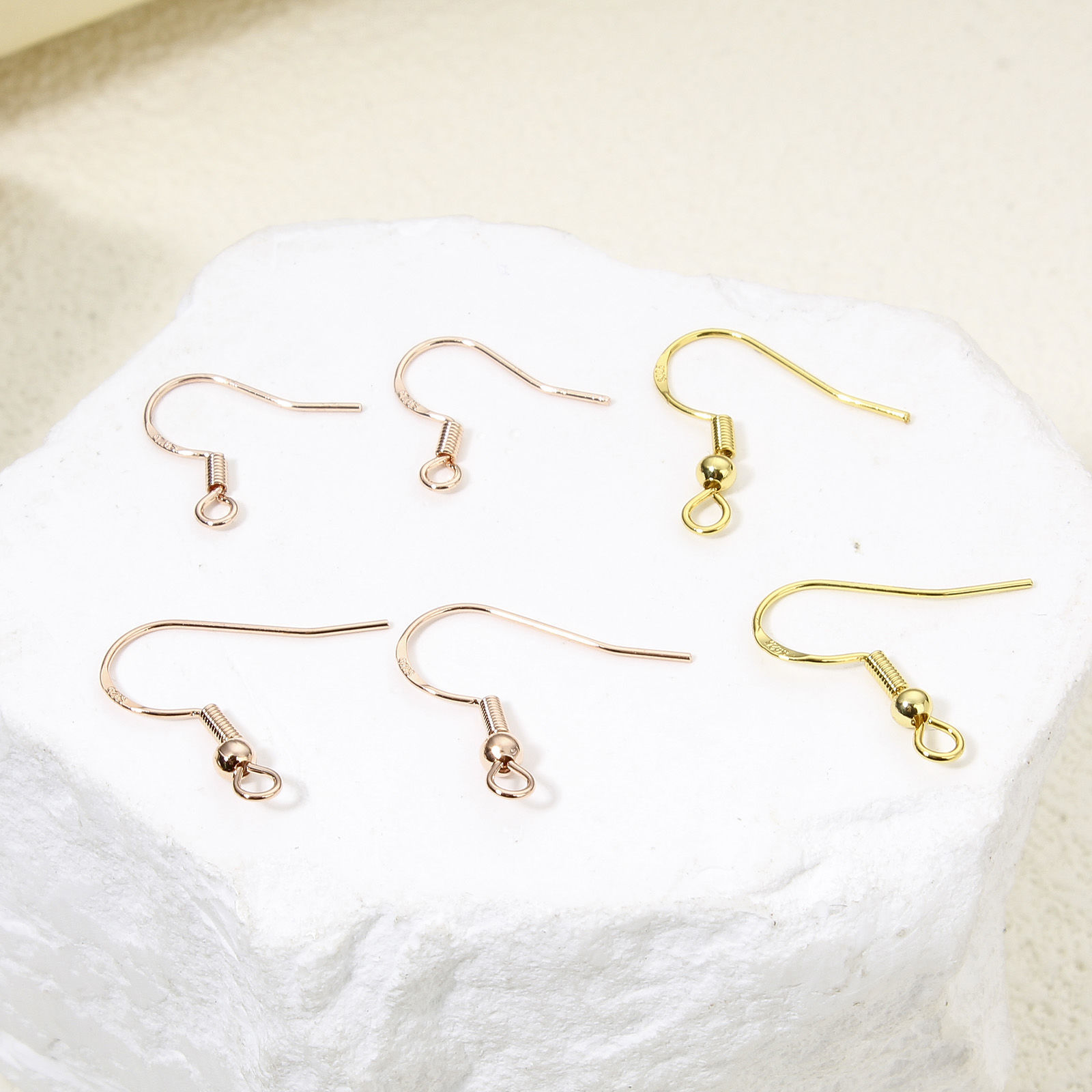 Image de 20 Pcs Boucles d'Oreilles Crochets Accessories pour DIY Fabrication de Bijoux Placage Sous Vide Écologique en Laiton Simple Plaqué Or Véritable