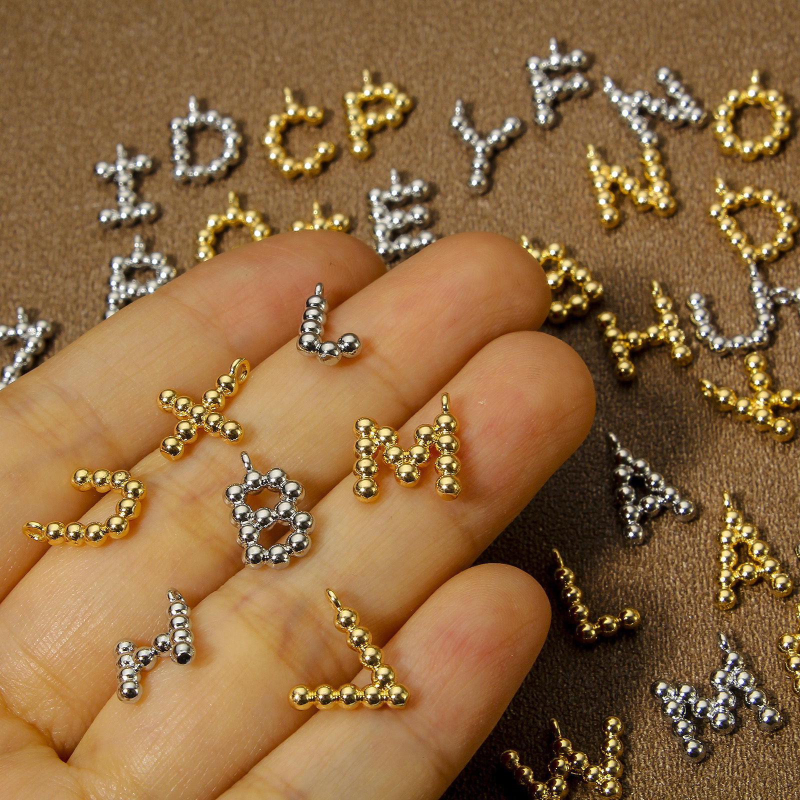 Imagen de 2 Unidades Respetuoso del Medio Ambiente Latón Colgantes Charms Letras 18K Oro Real Chapado Punto