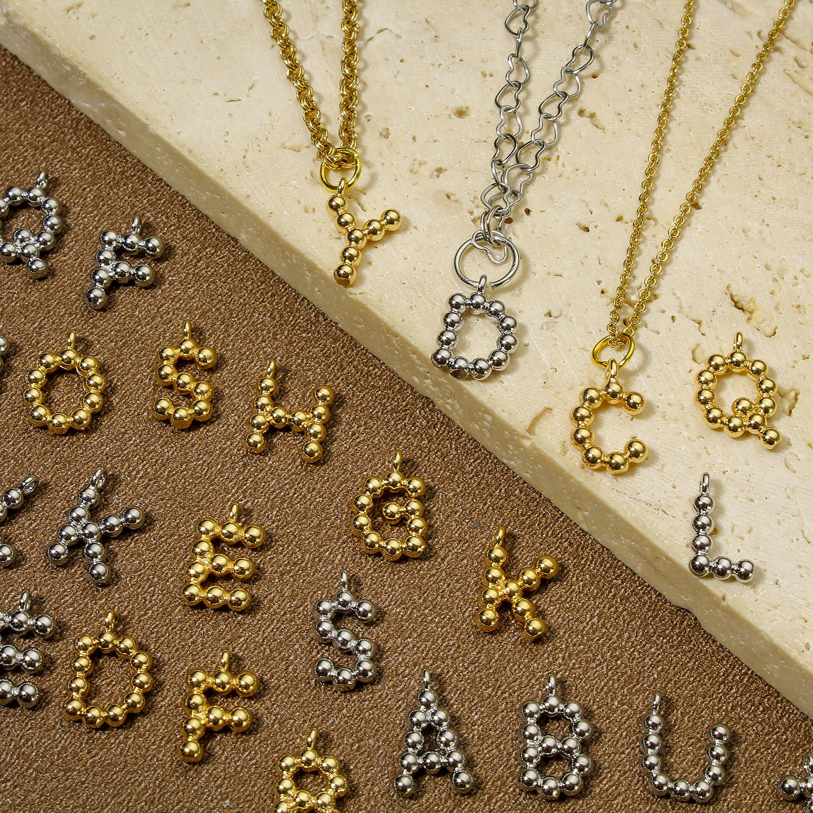 Imagen de 2 Unidades Respetuoso del Medio Ambiente Latón Colgantes Charms Letras 18K Oro Real Chapado Punto