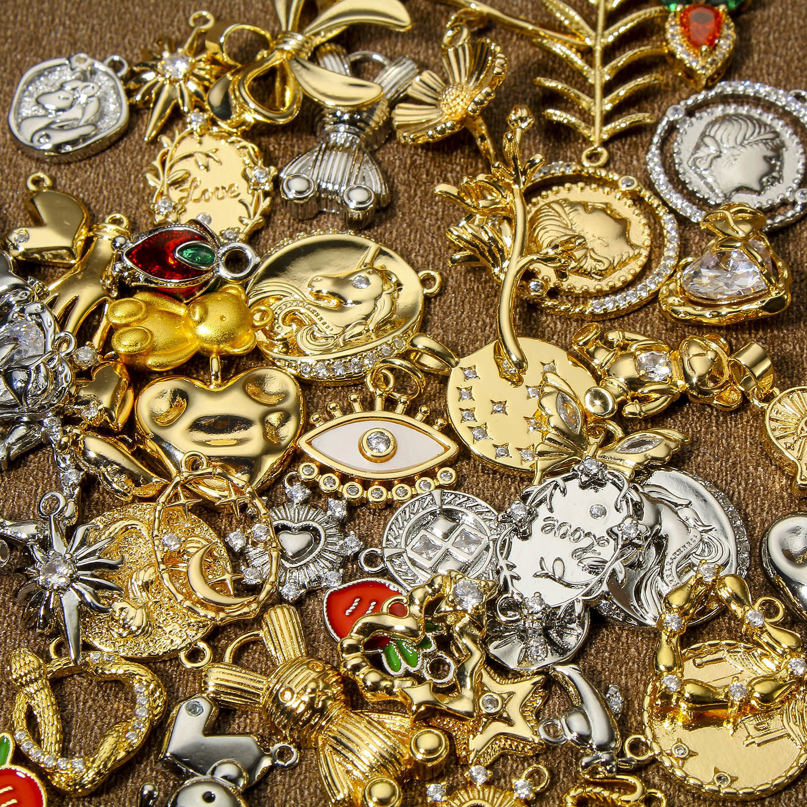 Imagen de 2 Unidades Respetuoso del Medio Ambiente Latón día de San Valentín Colgantes Charms Corazón Oro Real Chapado Claro Circón Artificial