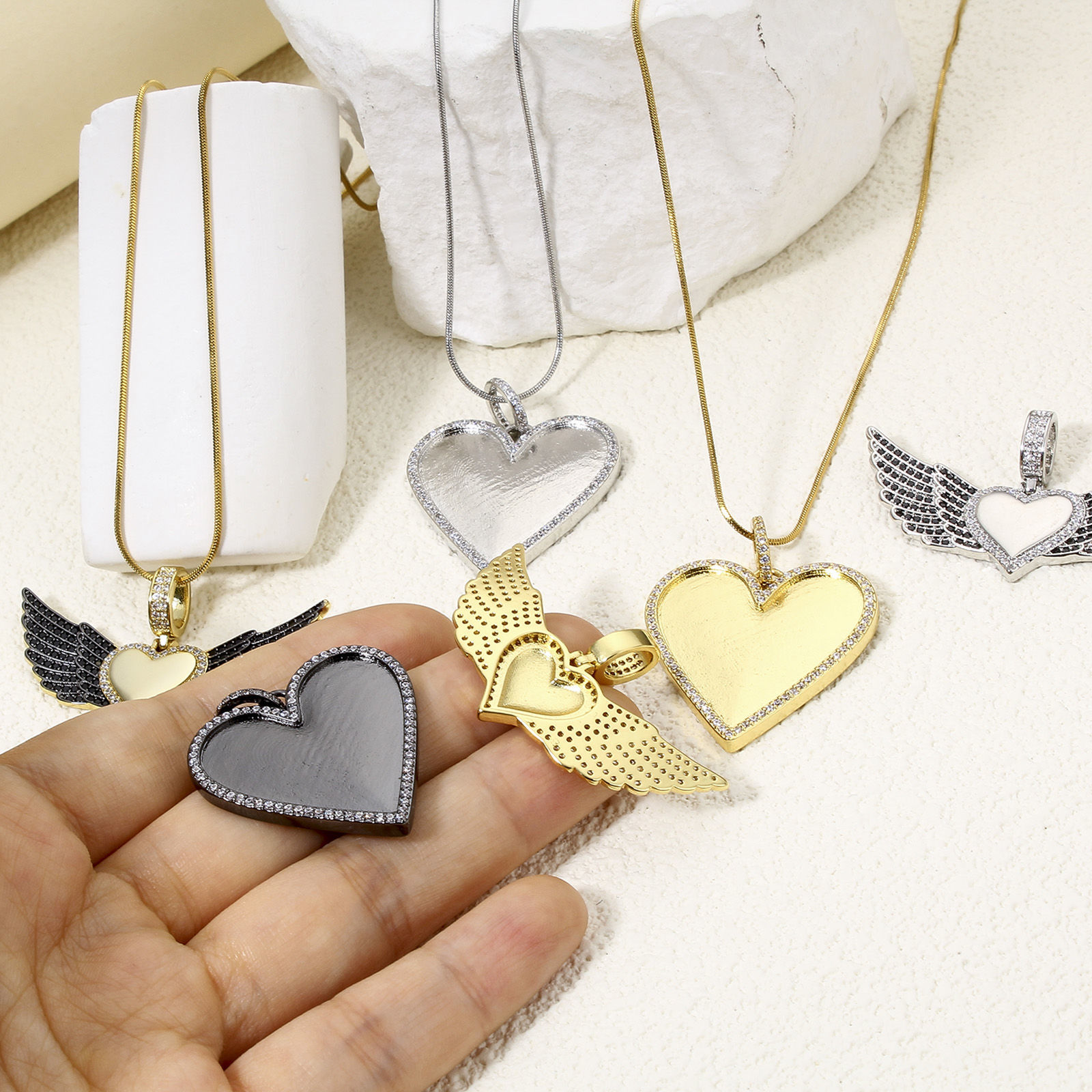 Imagen de 1 Unidad Respetuoso del Medio Ambiente Latón día de San Valentín Colgantes Multicolor Corazón Micro Pave Claro Circón Artificial