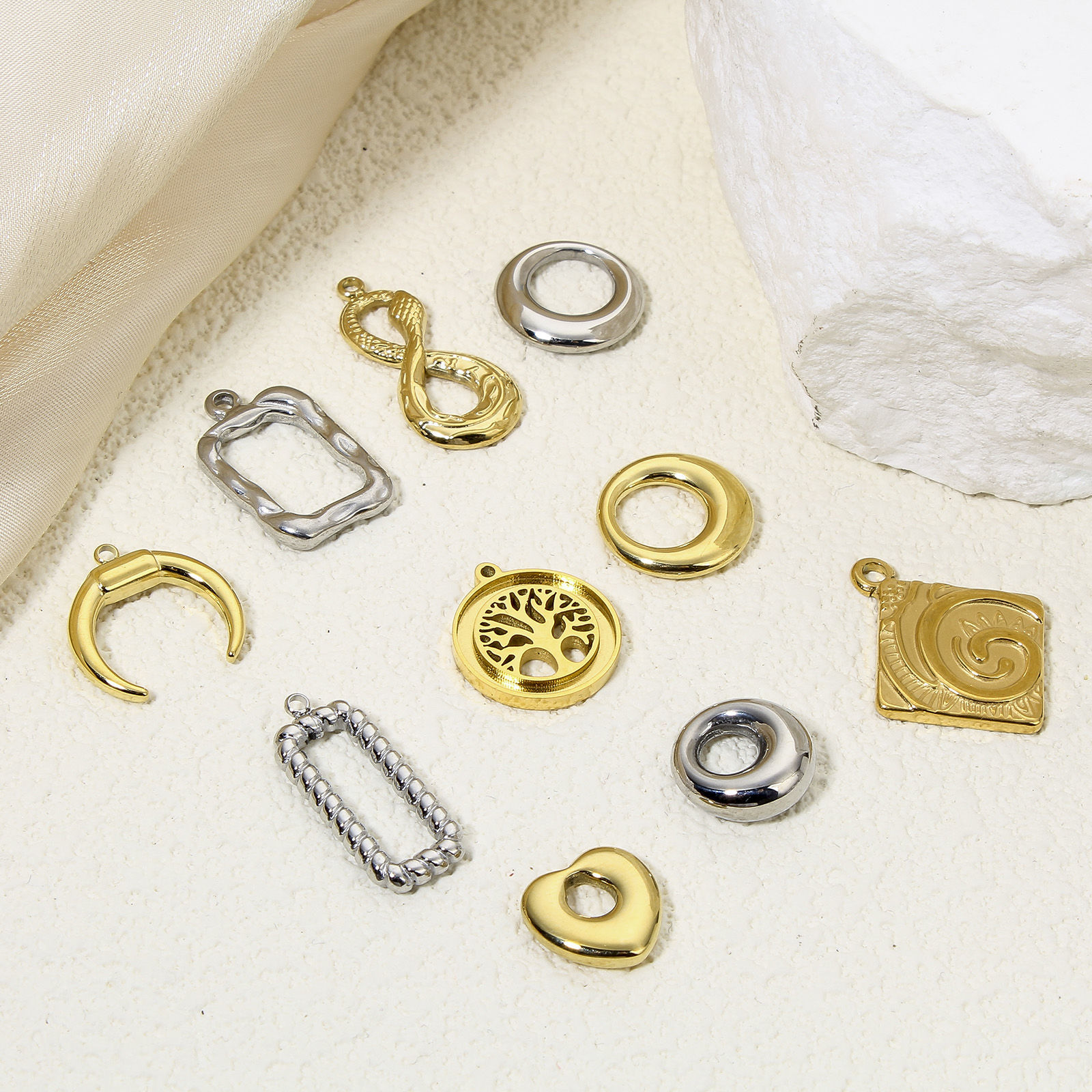 Picture of Eco-friendly Vacuum Plating 304 Stainless Steel Geometric Charms Multicolor Circle Chubby Ring Hollow