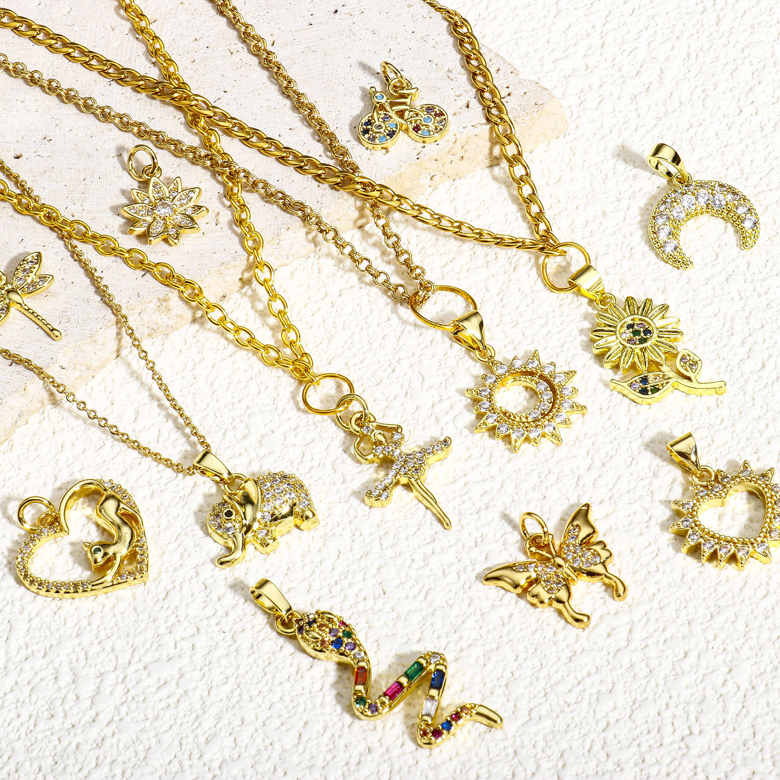 Bild von 2 Stück Messing Charms Echtgold plattiert Tier Sonne Micro Pave Klar Kubischer Zirkon